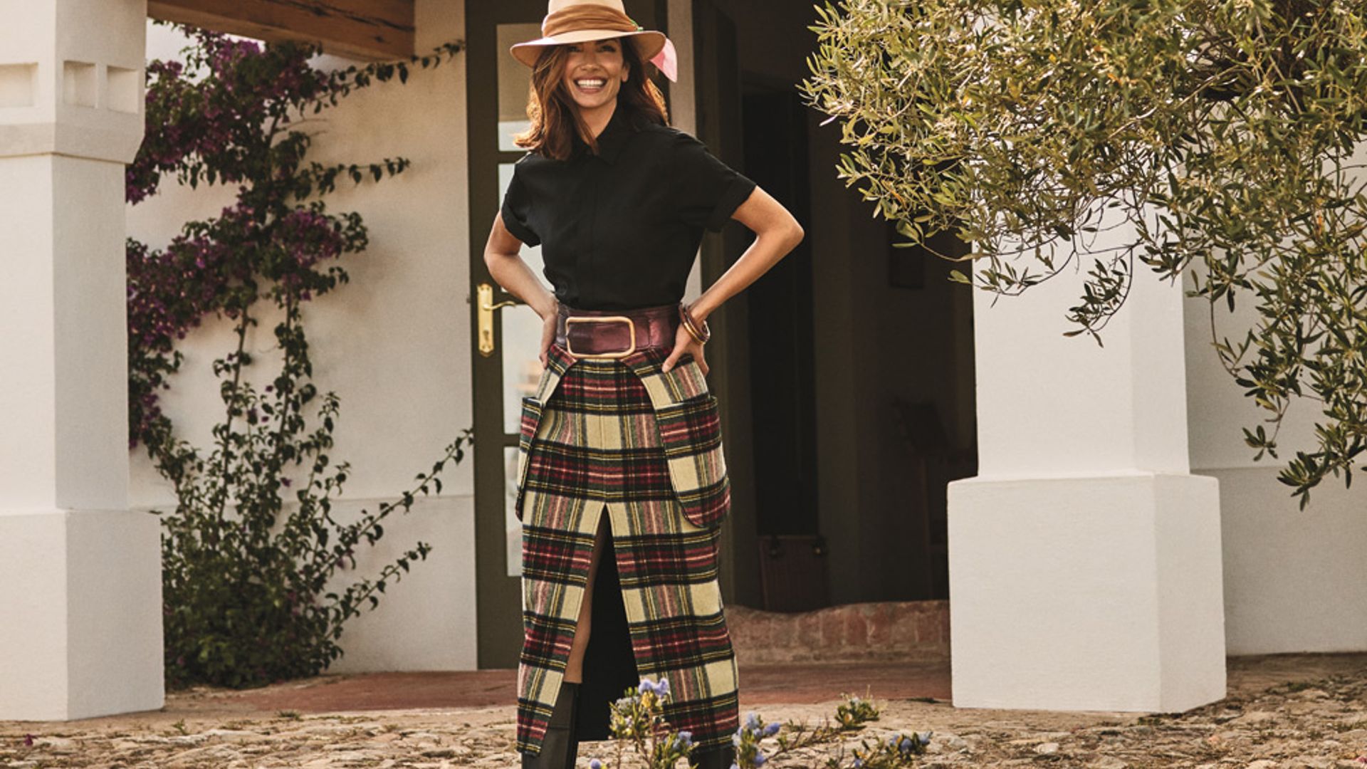 Un look de portada: Eugenia Silva en ¡HOLA! living inspira tu próxima escapada