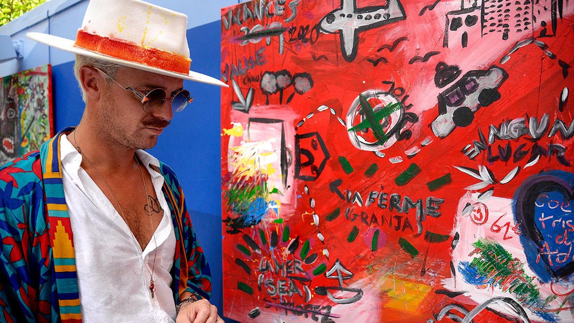 Aldo Comas, marido de Macarena Gómez, presenta su primera exposición como pintor
