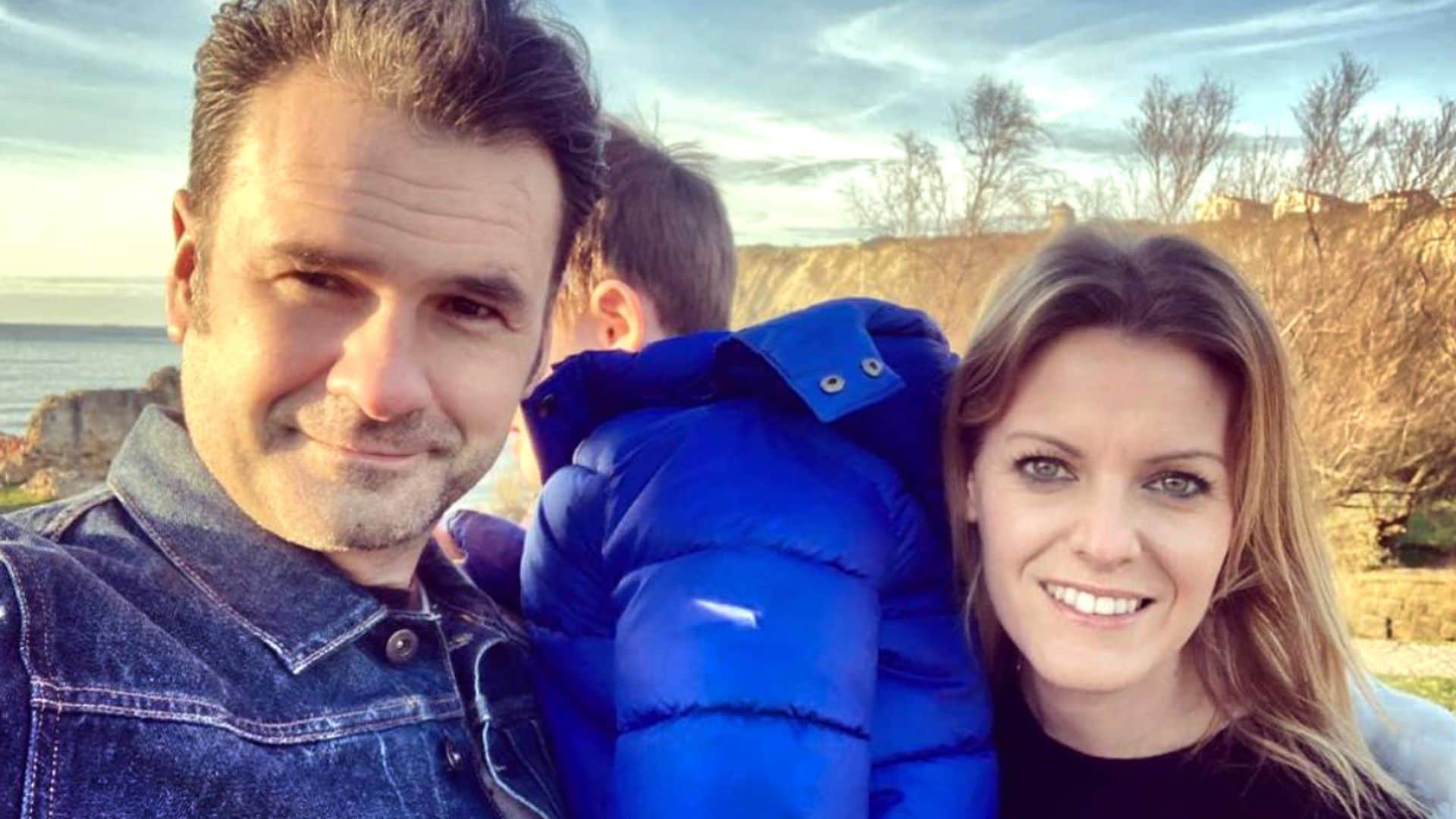 Roke, el hijo de 5 años de Iñaki López y Andrea Ropero, ingresado en el hospital durante unos 'largos días'