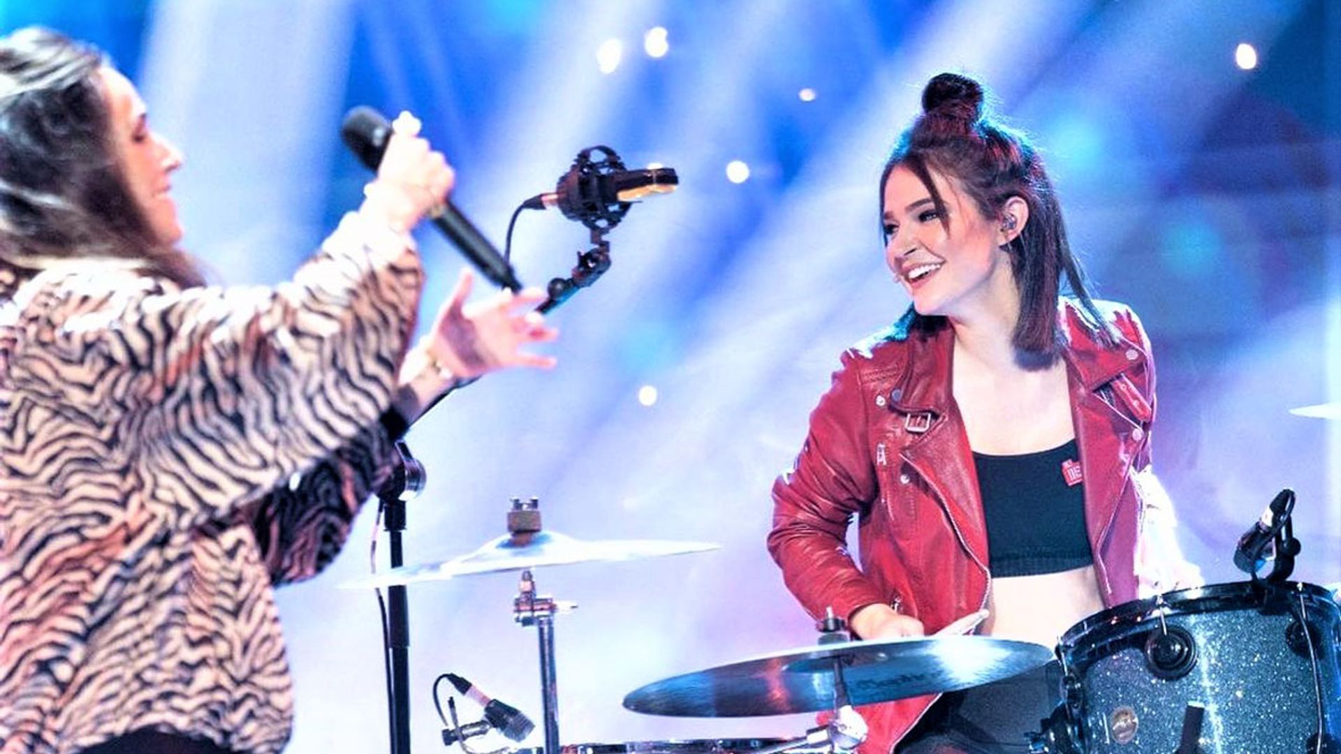 Laura Escanes sorprende tocando la batería con Malú en la primera y emotiva gala de 'El Desafío'