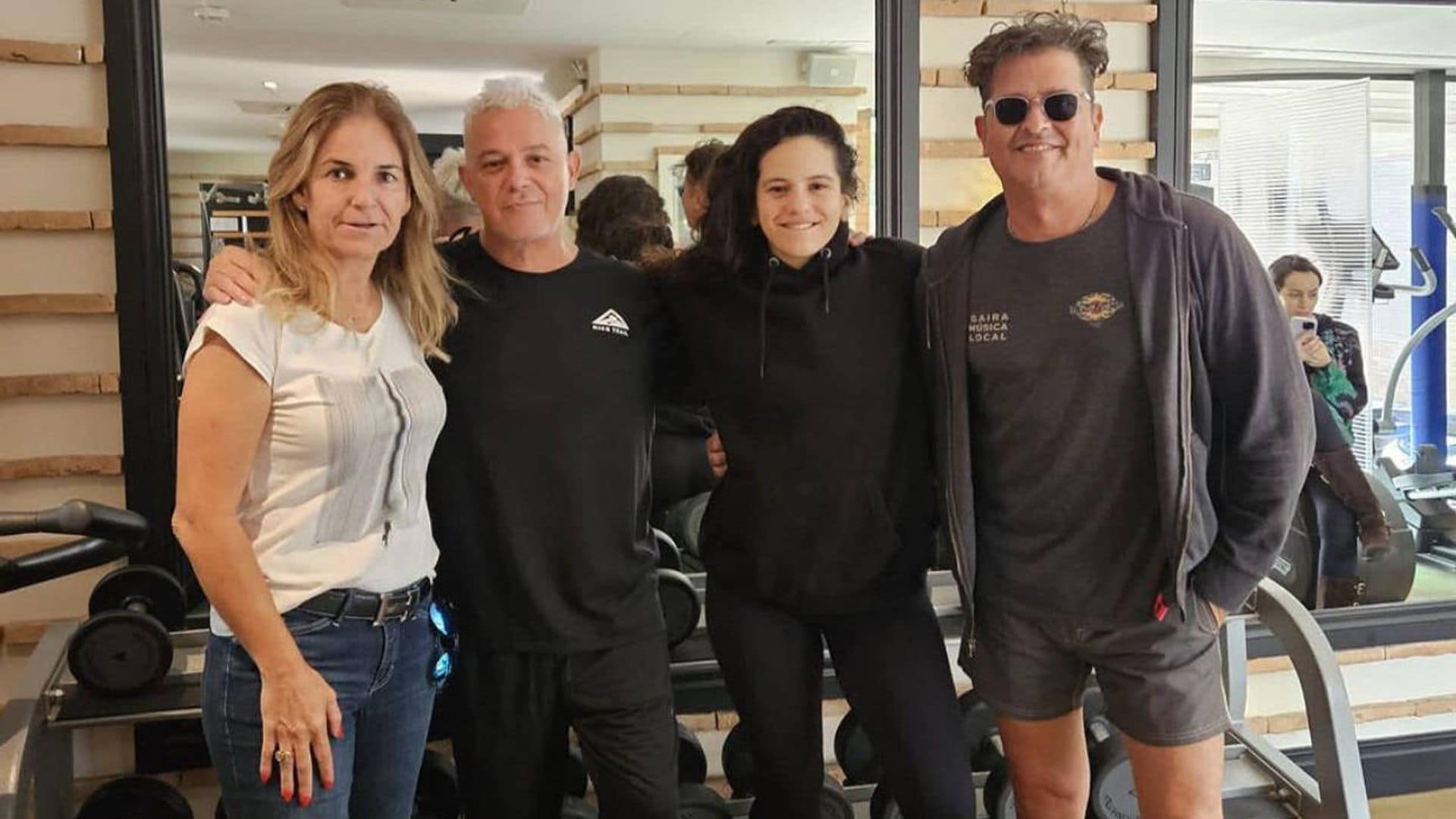 El inesperado encuentro de Rosalía y Alejandro Sanz con Arantxa Sánchez Vicario tras los Grammy Latinos