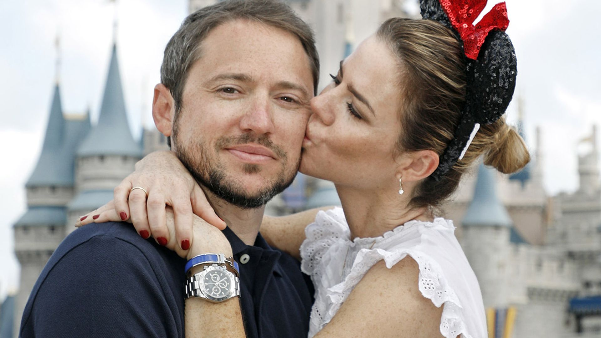 Atracciones, risas y muchos besos: Amelia Bono y Manuel Martos viven el paraíso Disney con sus hijos