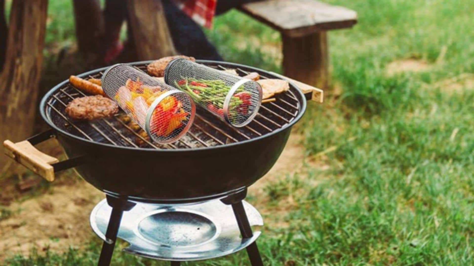 ¿Quieres cocinarlo absolutamente todo en tu barbacoa? Hazte ya con una de estas cestas rodantes
