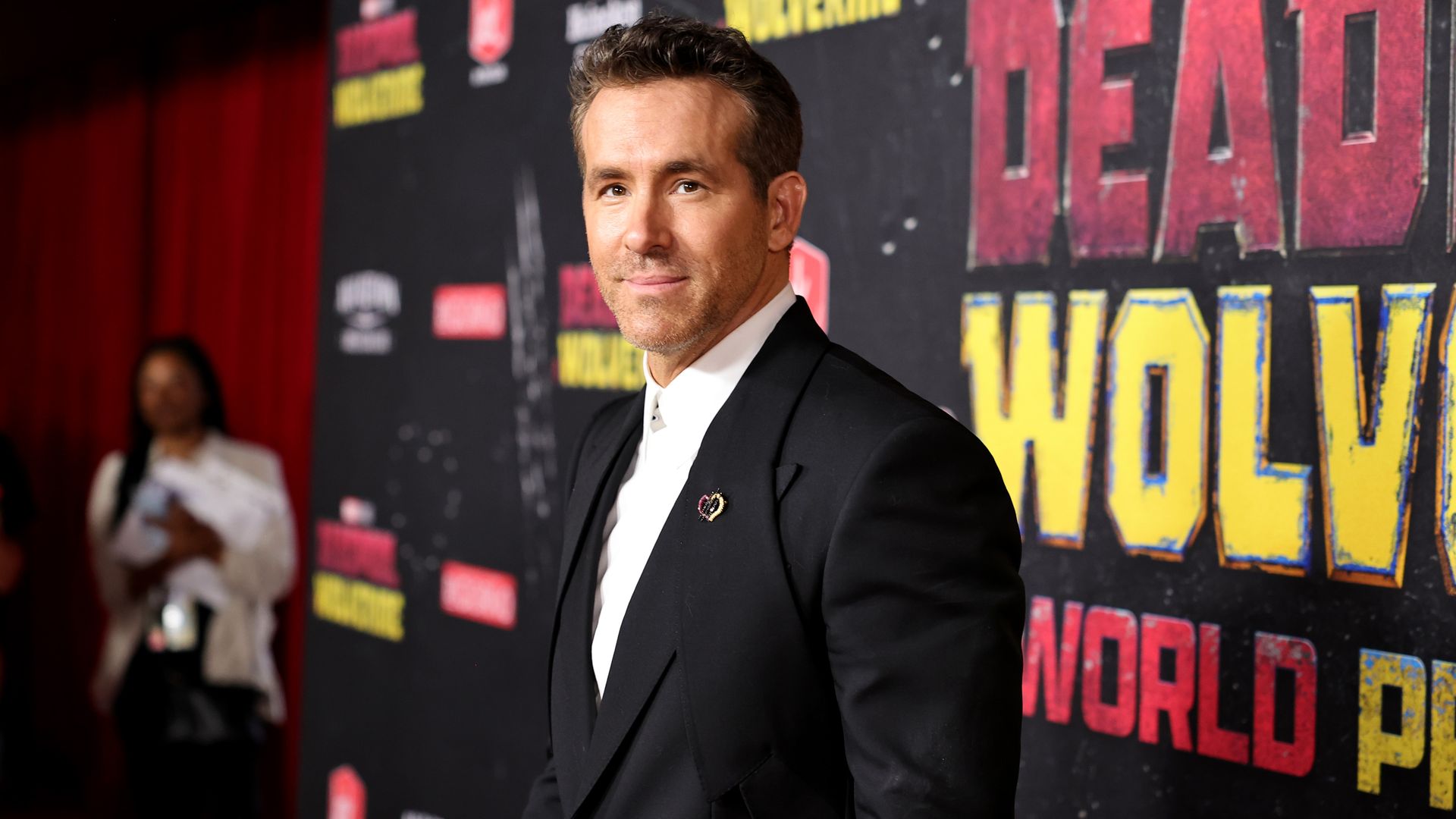 Ryan Reynolds y su respuesta de 4 palabras cuando le preguntan sobre Travis Kelce