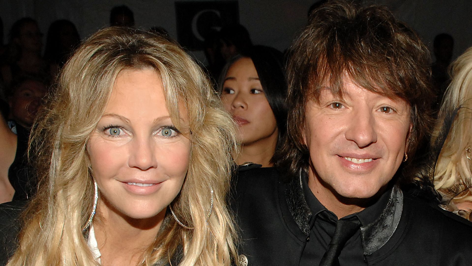 El vídeo viral de Richie Sambora cantando 'Livin' on a Prayer' en la boda de su hija ante la mirada de su ex Heather Locklear
