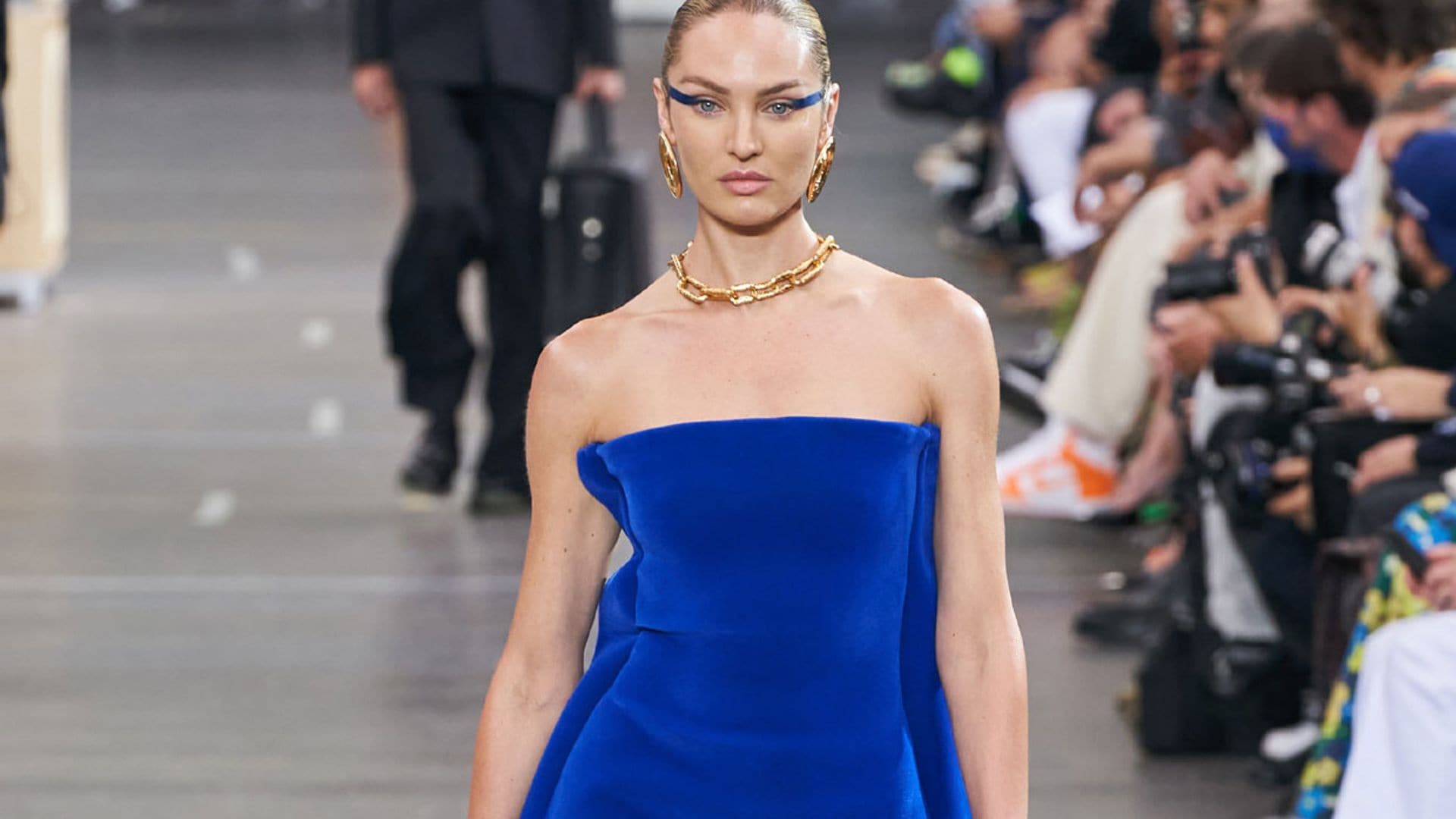 Candice Swanepoel vuelve a la pasarela tras su ‘descanso’ de más de un año