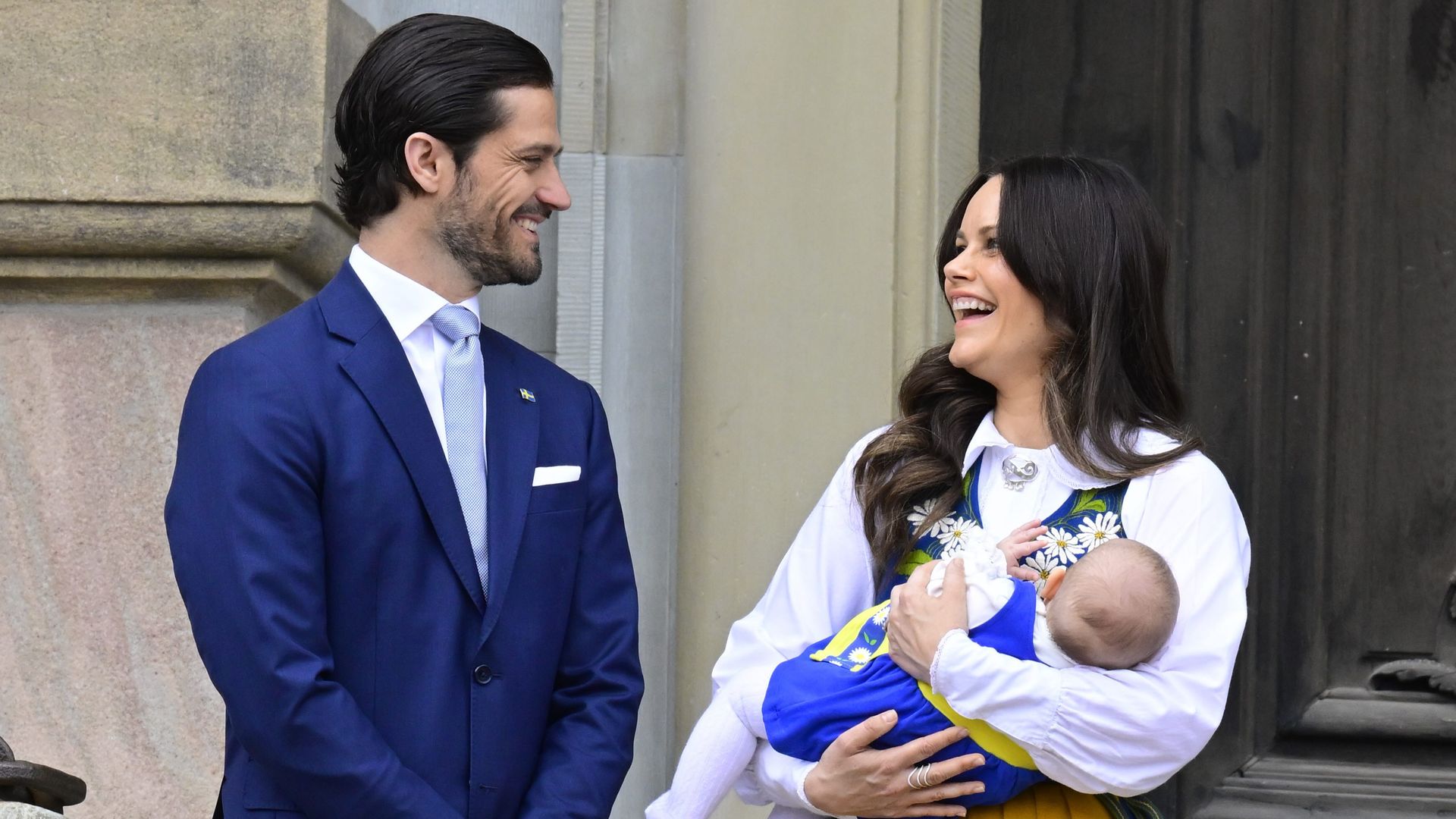 Por fin le vemos la cara a la hija de Carlos Felipe y Sofia de Suecia: el gran debut de la princesa Ines