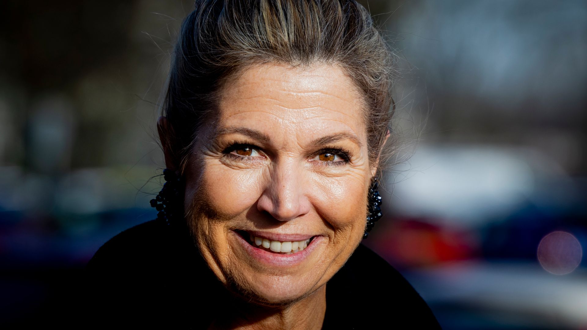 Rosi Fernández, peluquera, sobre el moño con horquillas a la vista de Máxima de Holanda: "Parece hecho en un minuto pero está bien pensado"