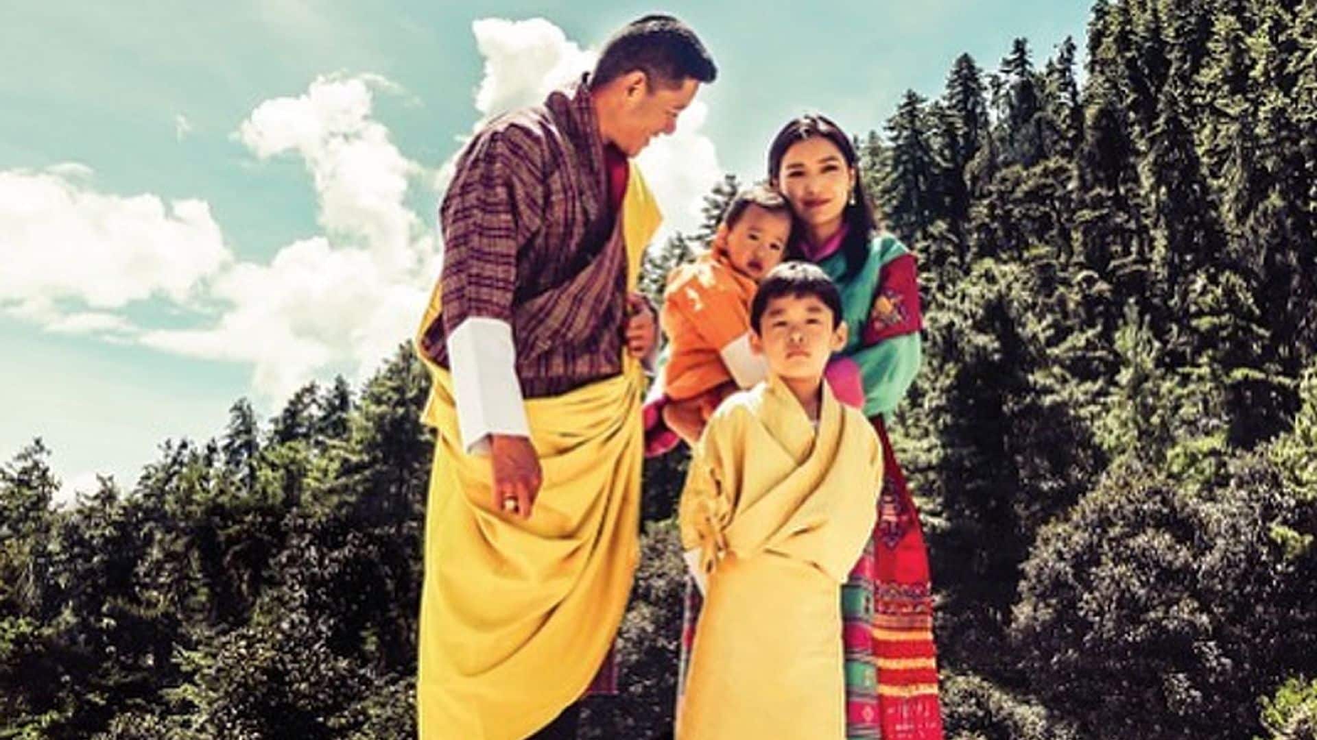 Los reyes de Bután y sus hijos suman una nueva foto a su idílico álbum: estos son sus mejores posados