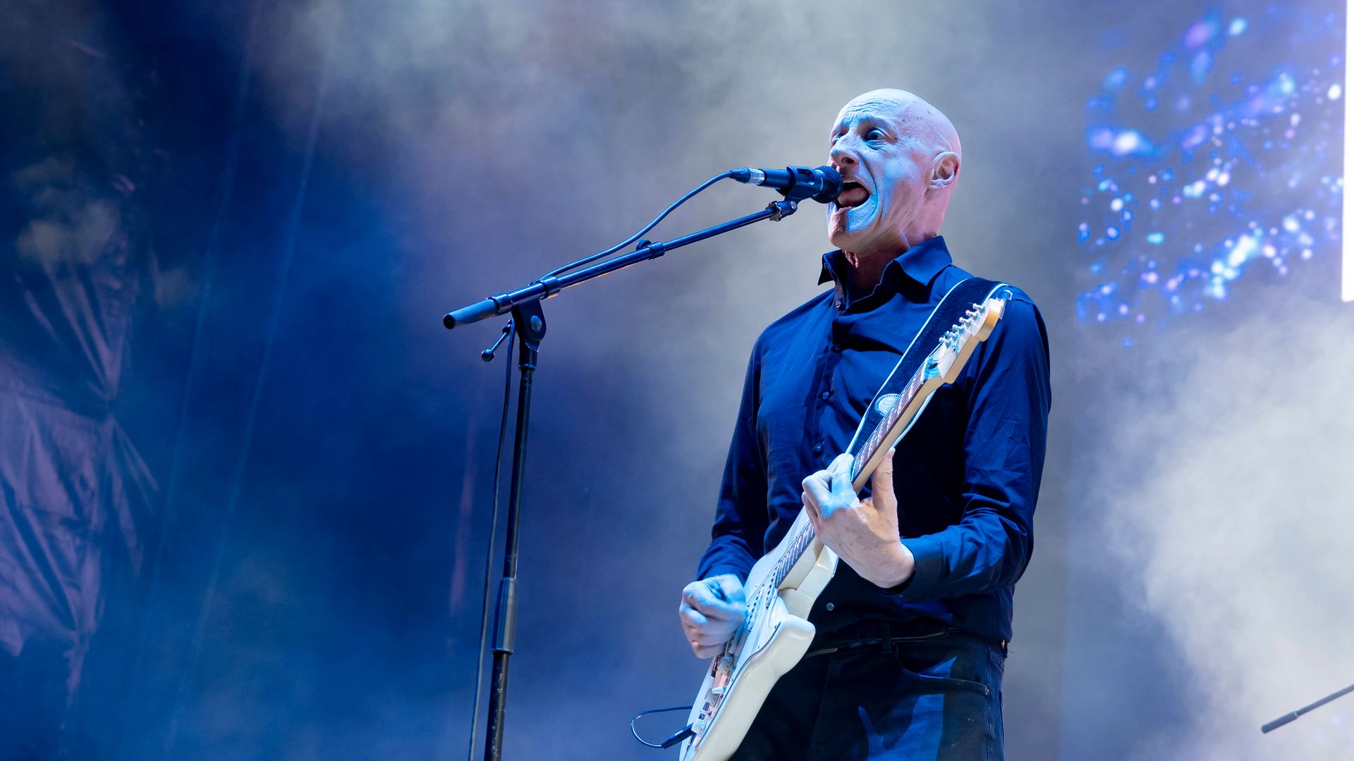 Jorge Martínez, líder de la banda 'Ilegales', se aparta de los escenarios tras anunciar que padece cáncer