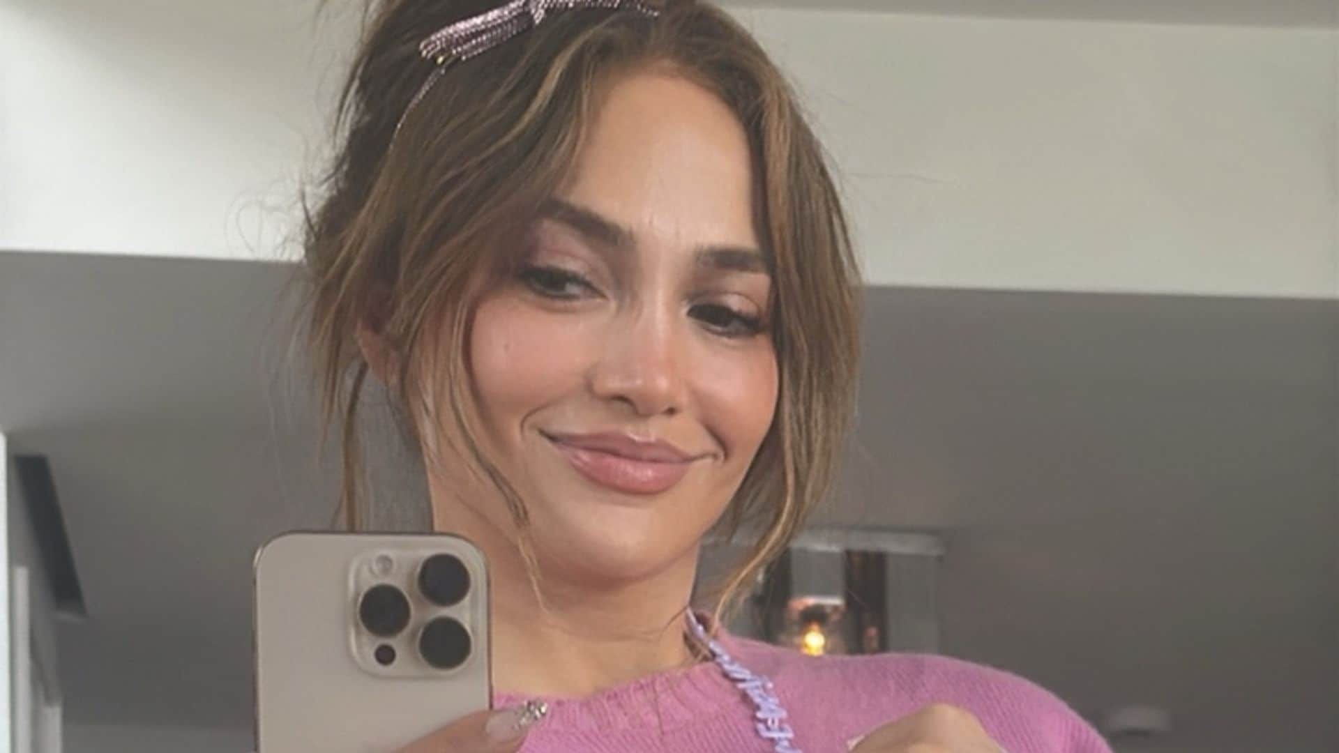 Jennifer Lopez celebra las Pascuas con sus hijos Emme y Max a la distancia