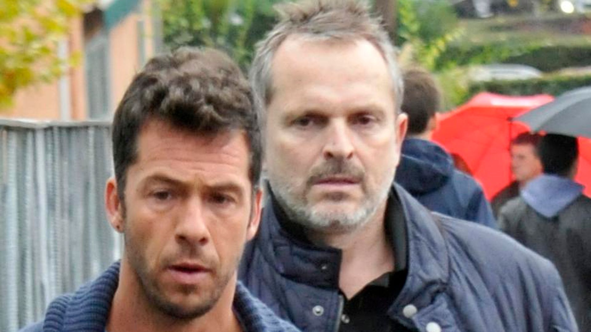 Miguel Bosé y Nacho Palau, cara a cara en los juzgados por el futuro de sus hijos