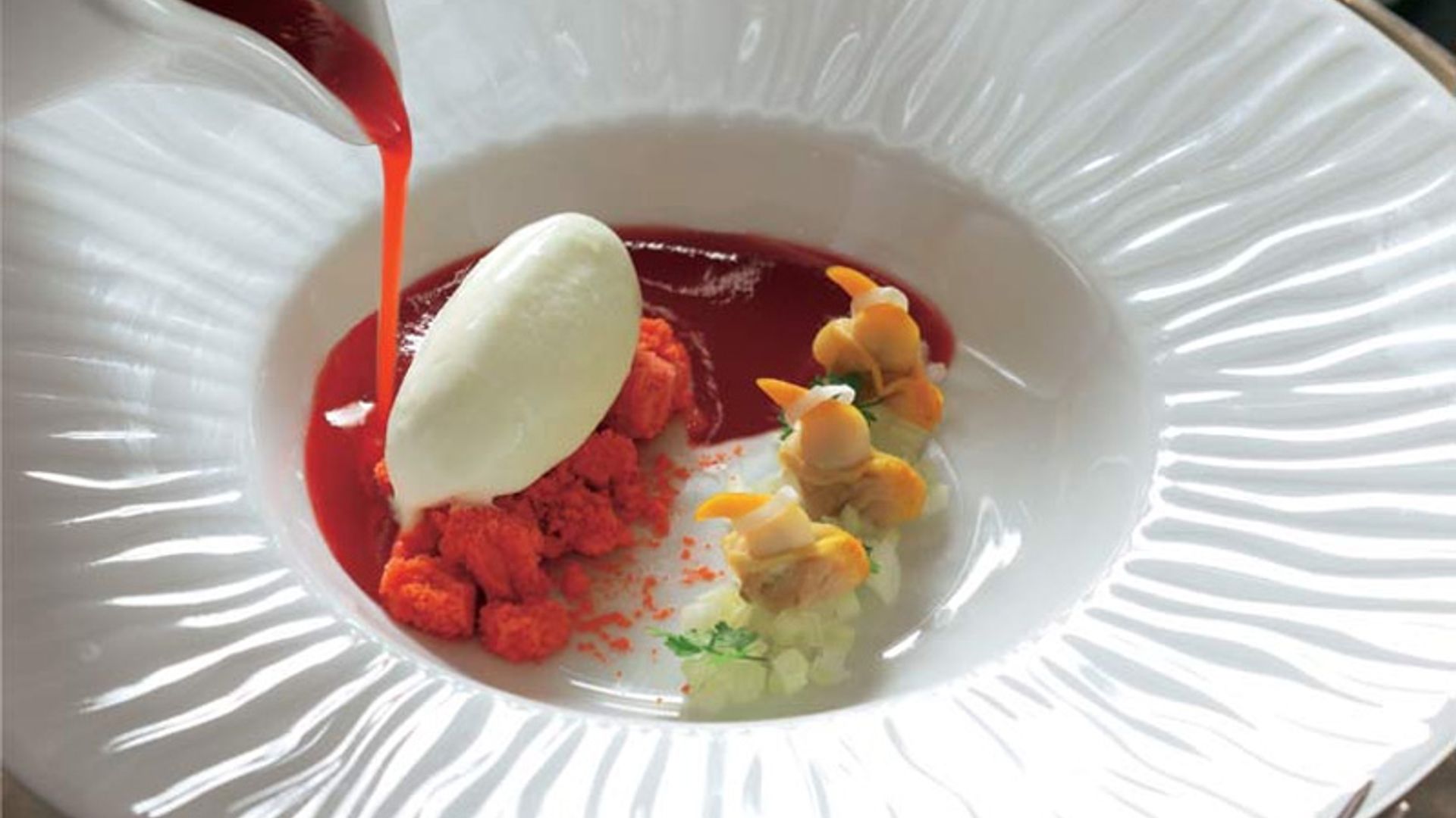 'Bloody Mary', berberechos y sorbete cremoso de cebolla