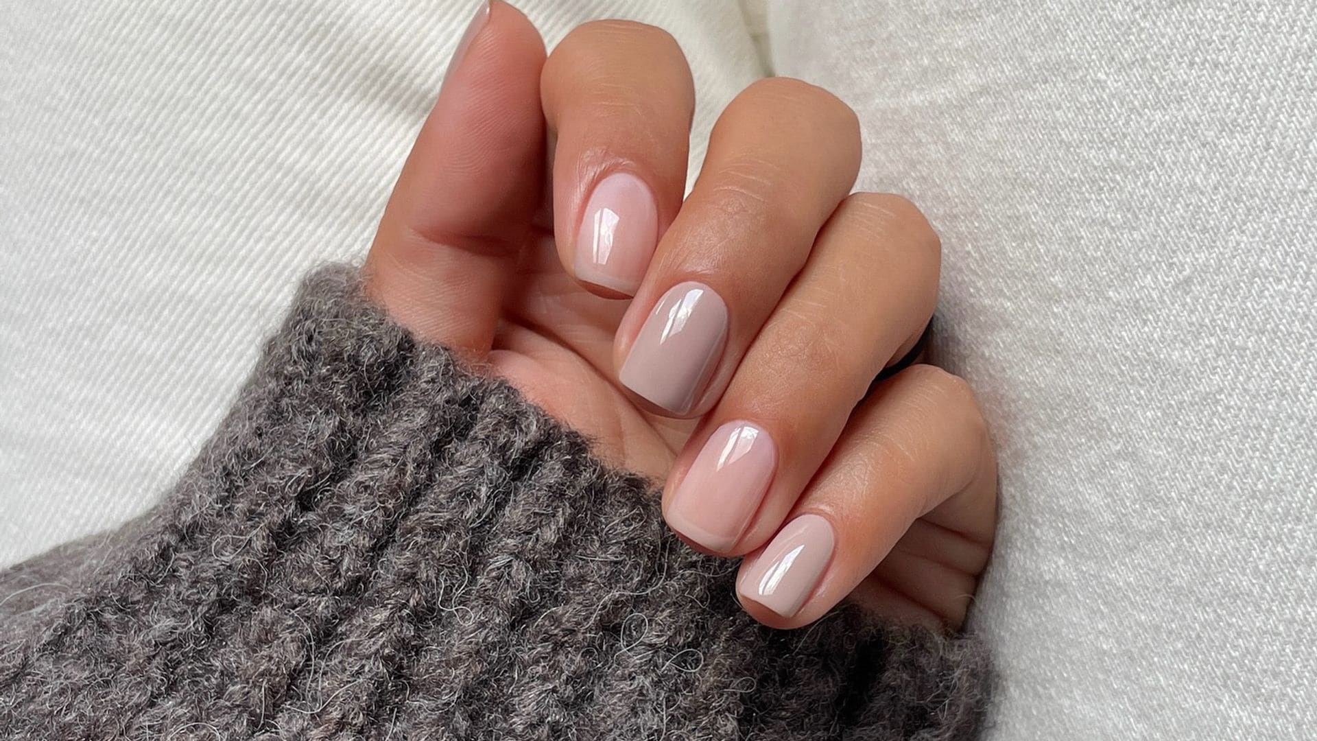 12 formas de llevar la manicura ‘beige’: el color elegante que se reinventa este invierno