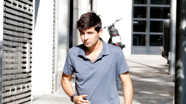 Juan Urquijo visita a su hermana Teresa, a su cuñado José Luis Martínez-Almeida y a su sobrino recién nacido, Lucas, en su domicilio