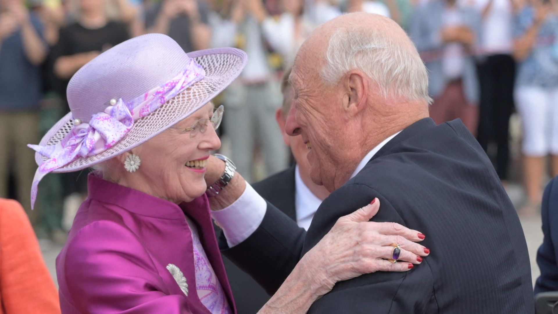 Margarita de Dinamarca recibe el alta hospitalaria tras perderse el funeral de su querido amigo, el rey Harald