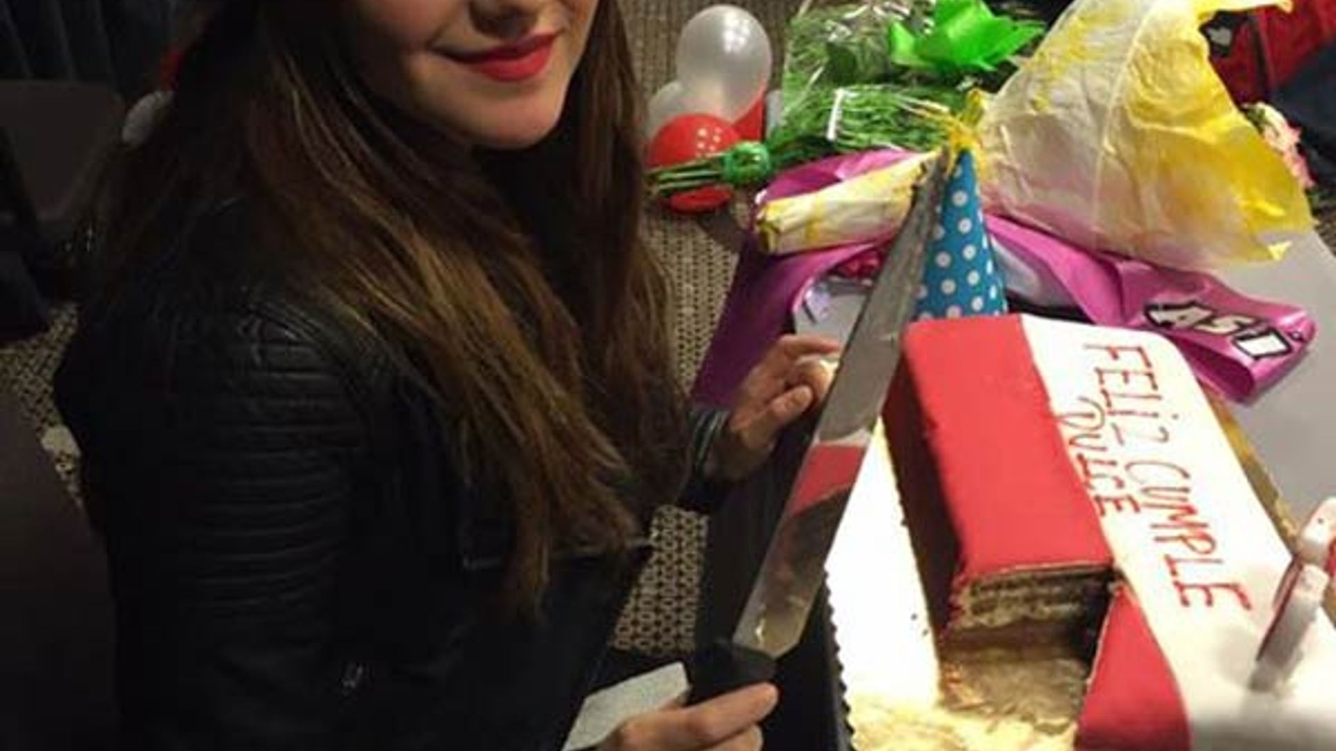 Dulce María disfruta del afecto de sus fans en Polonia