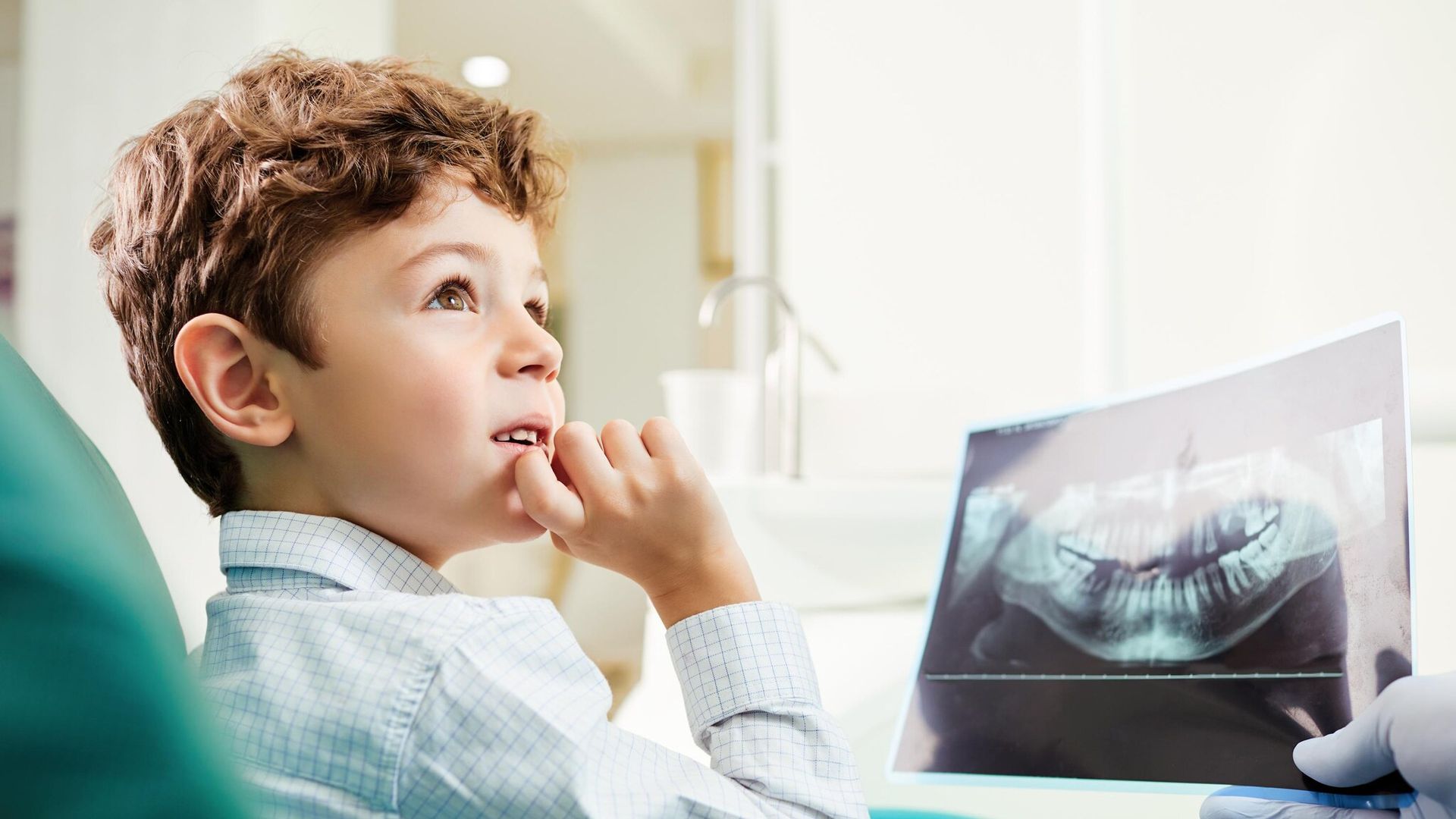 ¿Tu hijo rechina los dientes? Qué hacer ante el bruxismo