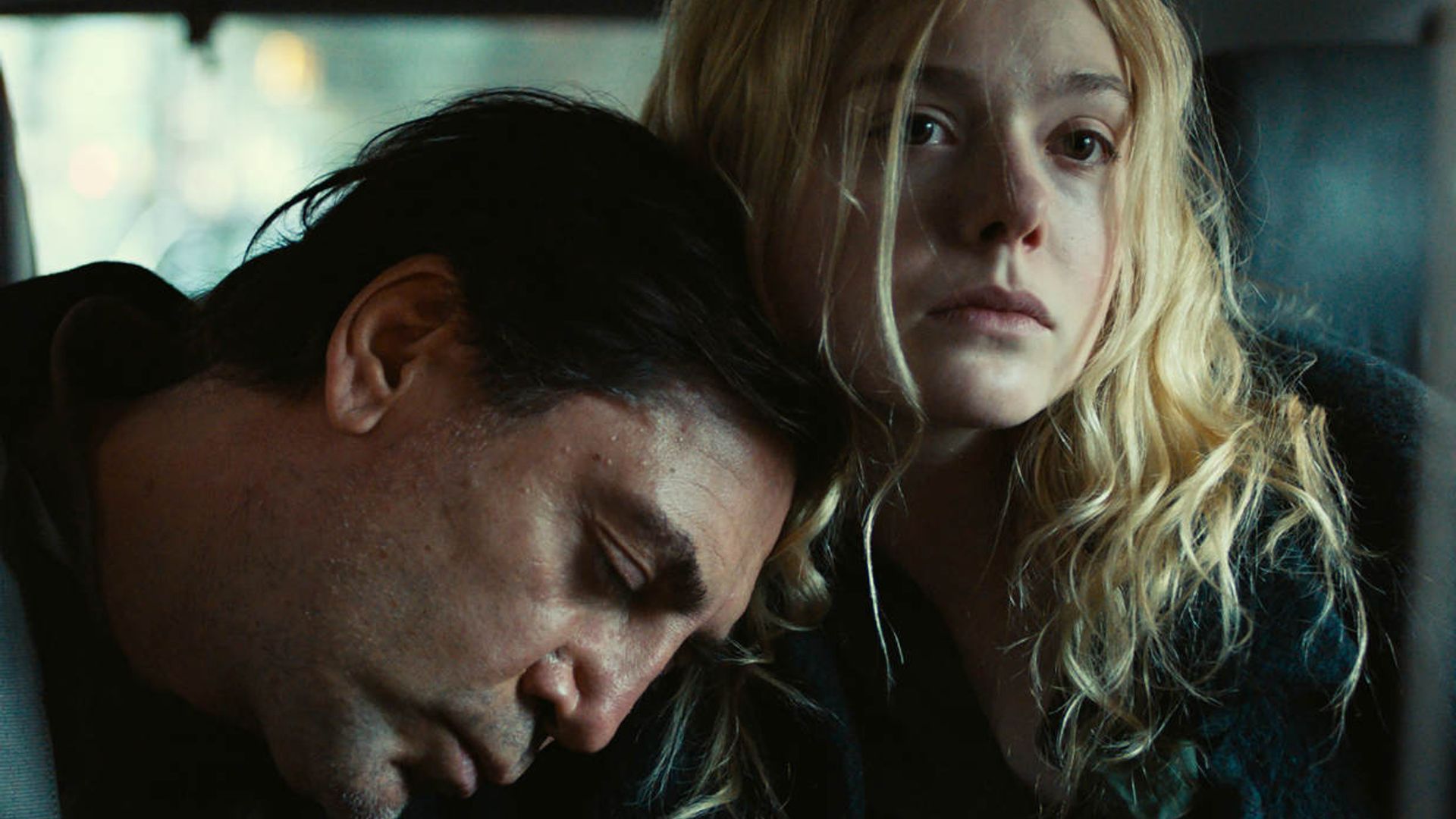 Javier Bardem y Elle Fanning, padre e hija en el drama 'The roads not taken'