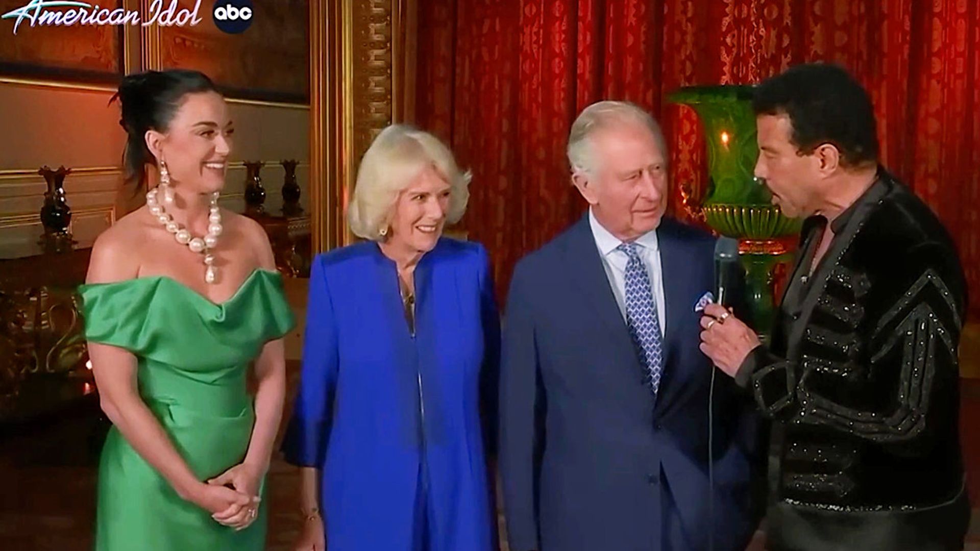 La sorprendente aparición de Carlos III y Camilla en 'American Idol' tras su coronación