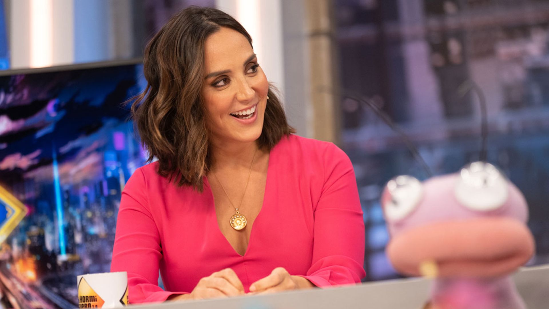 El mensaje que Tamara Falcó lanza con su vestido en su reaparición en la televisión