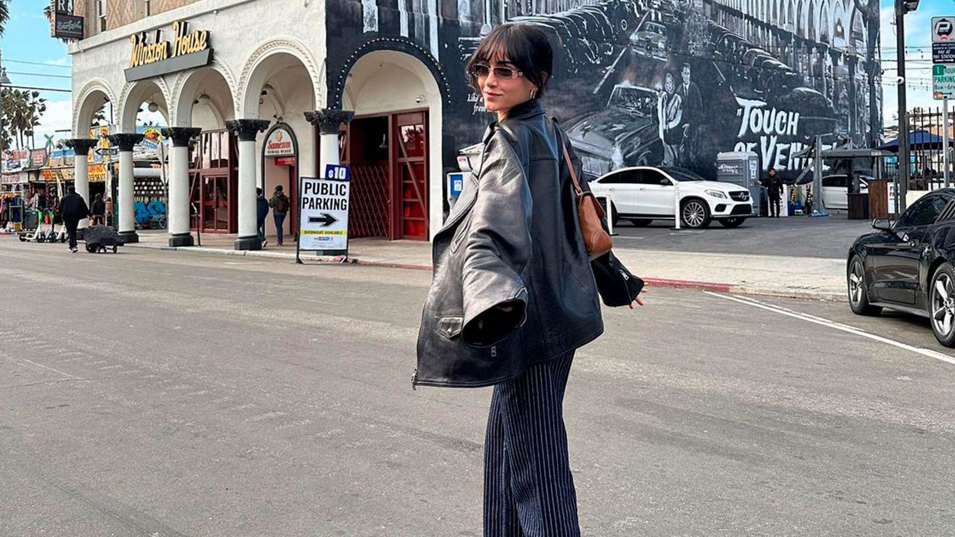 La raya diplomática nunca fue tan 'GenZ' como en el último look de Aitana
