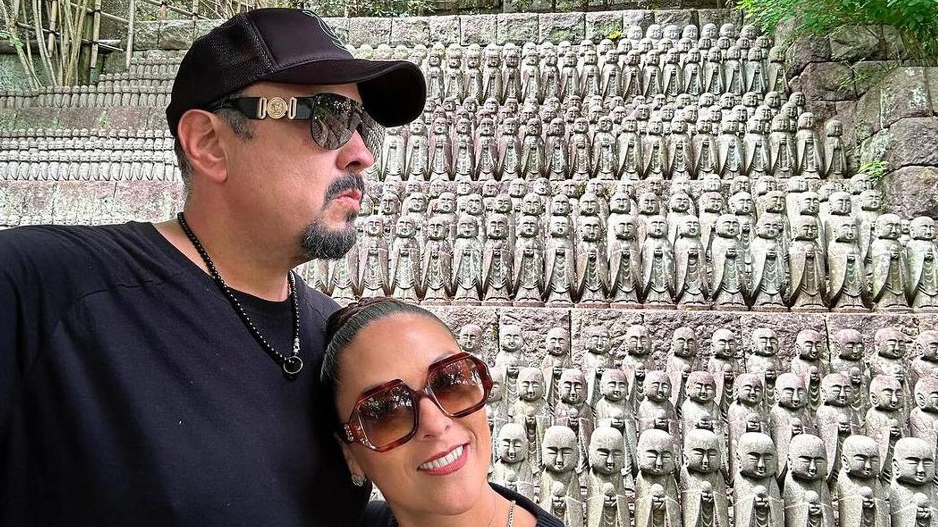 Las románticas vacaciones de Pepe Aguilar y su esposa a Japón
