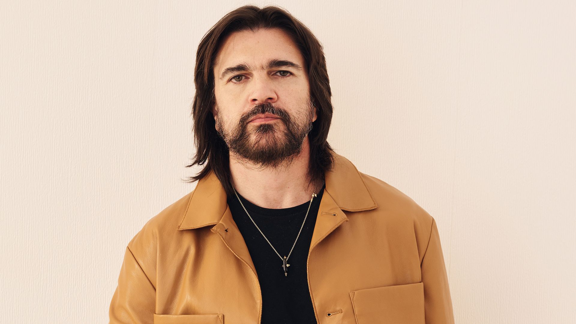 Dueño de una carrera plagada de éxitos, Juanes es uno de los cantantes latinos más importantes del mundo.