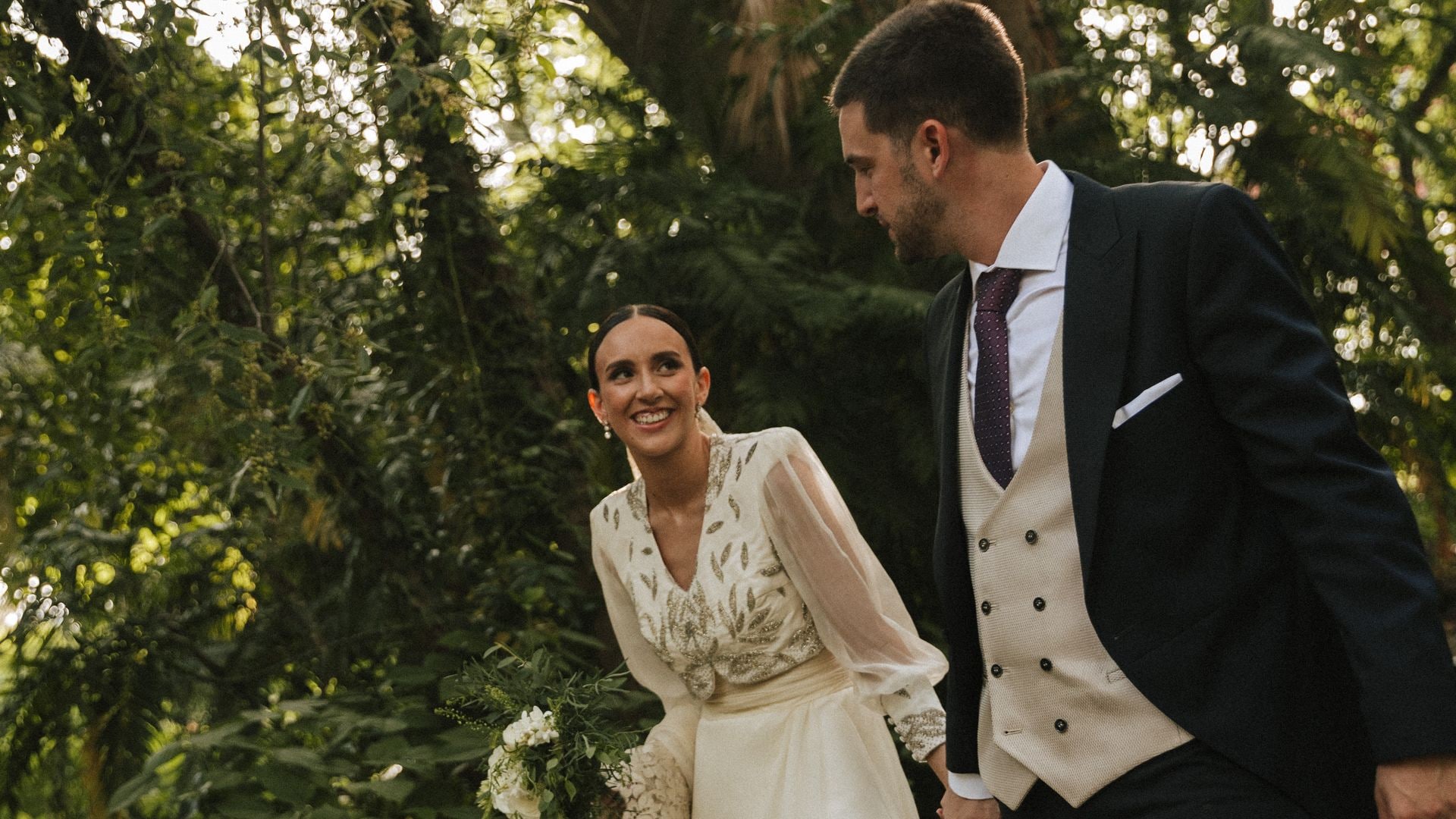 Julia con vestido de novia de Inés Martín Alcalde