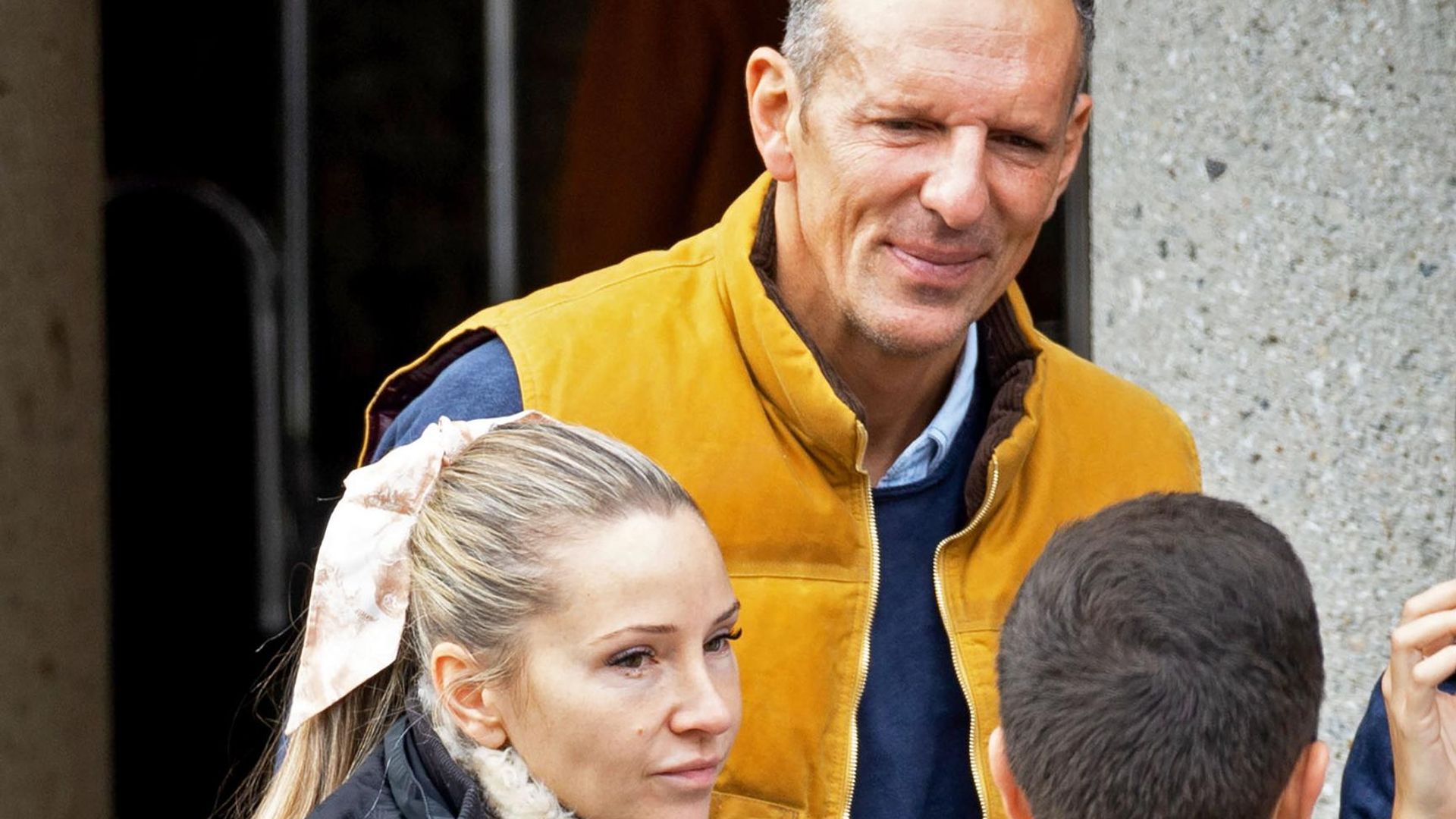 Joaquín Prat da la bienvenida al año en la nieve junto a su novia, Alexia Pla