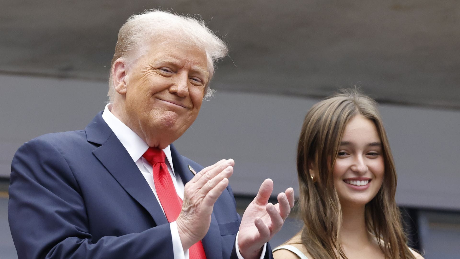 Del gesto viral de Donald Trump a la emoción de Rosalía: estos fueron los otros protagonistas del triunfo de Alcaraz