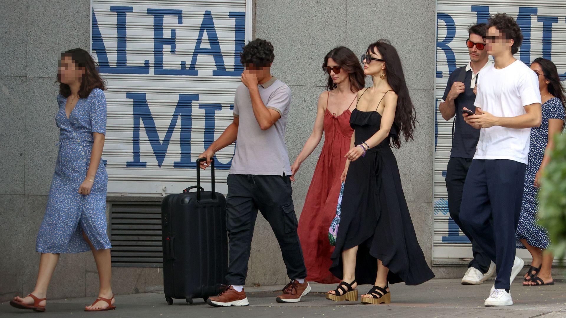 Paz Vega junto a su hermana Sara y sus tres hijos, Orson, Ava y Lenon