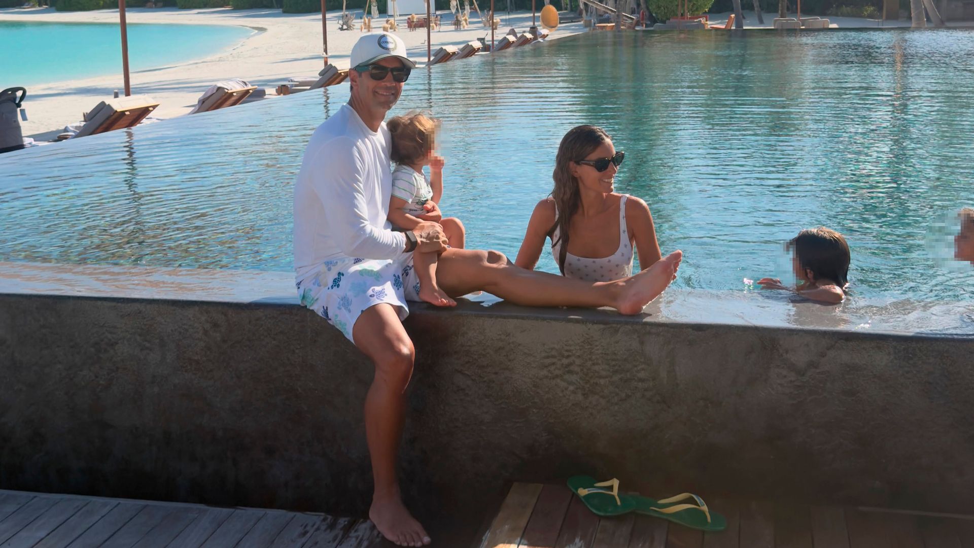 Las fotos no vistas del viaje de Ana Boyer y Fernando Verdasco con sus hijos a Maldivas: "Para siempre"