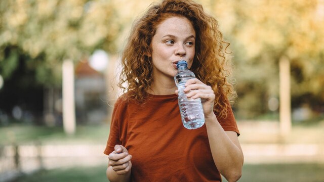 mujer agua