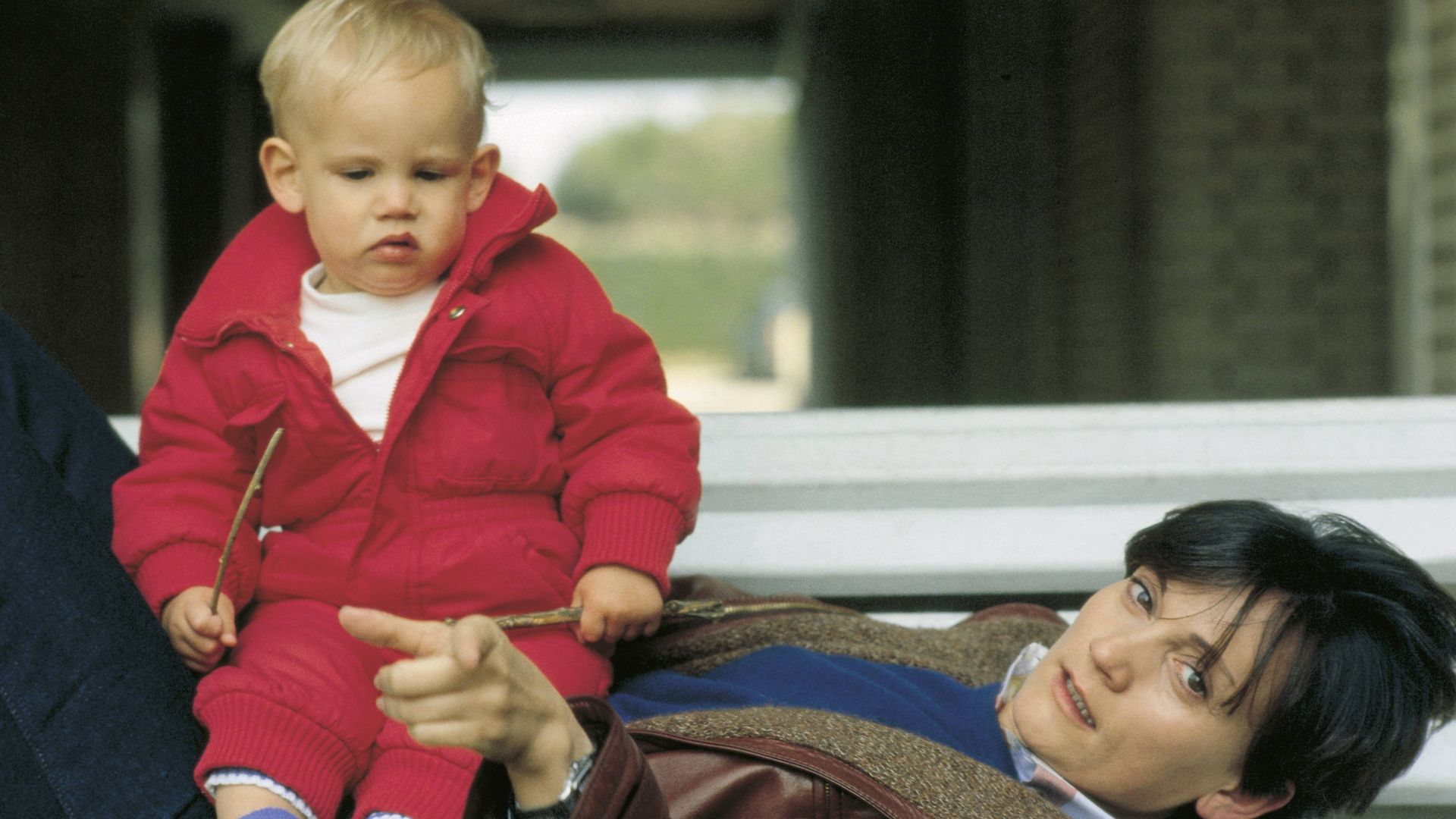 Pilar Miró con su hijo Gonzalo Miró