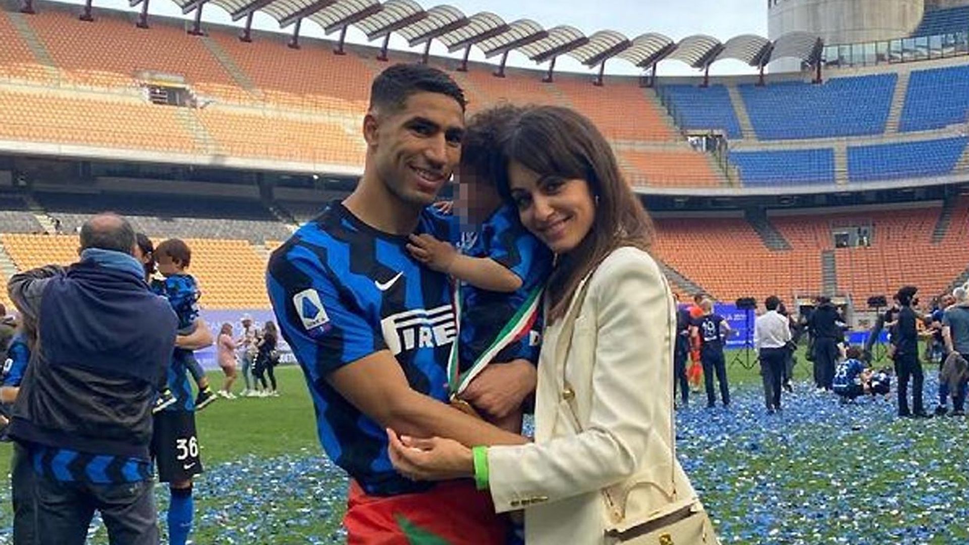 Amín, el mejor trofeo para Achraf Hakimi e Hiba Abouk en la celebración del Inter de Milan