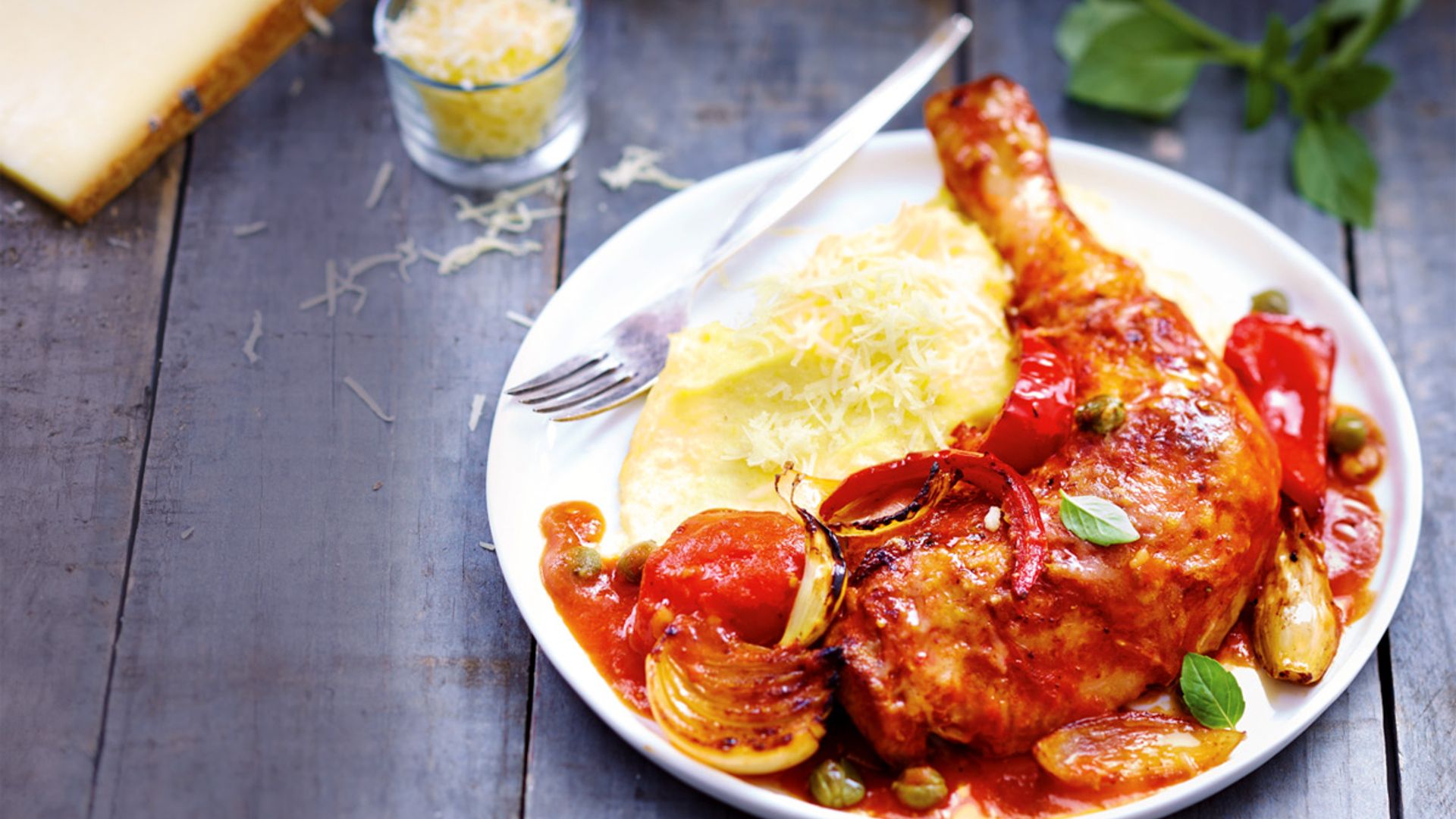 Pollo gratinado con queso Gruyère y puré de polenta