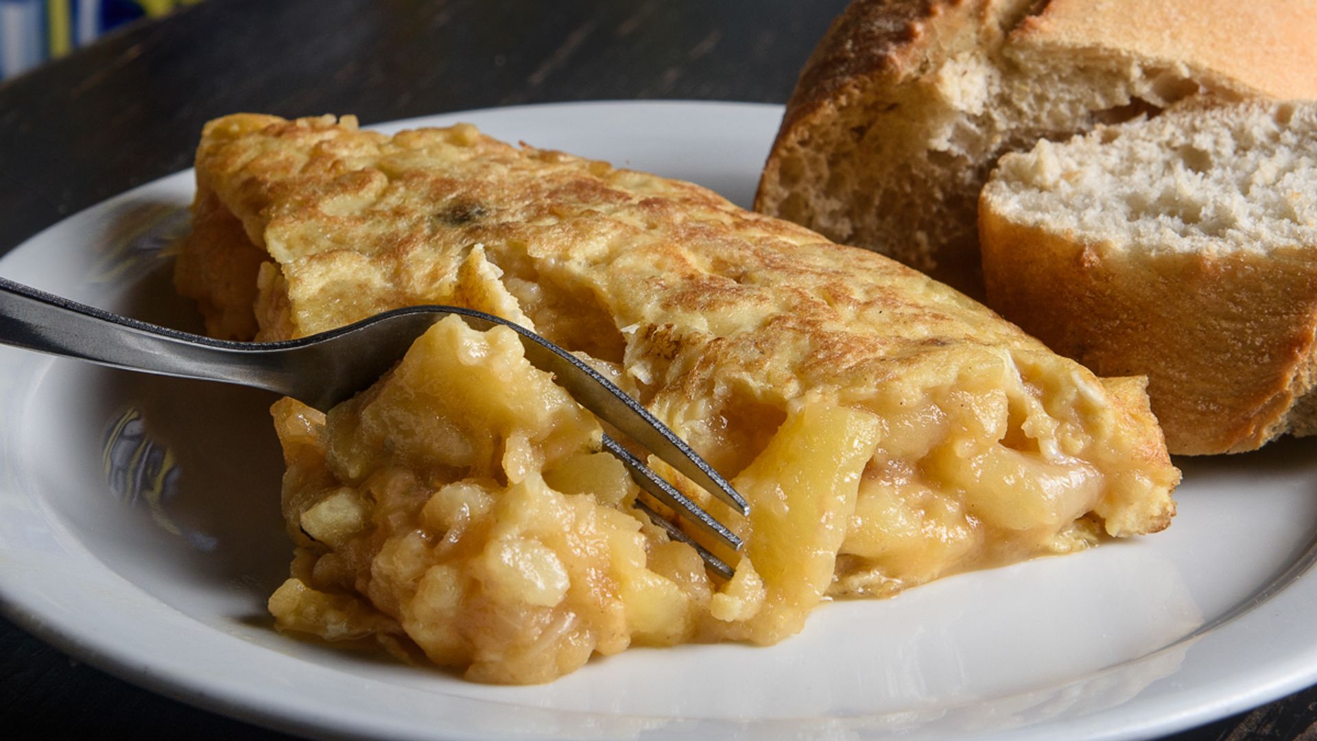 Pincho de tortilla de patata de la Bodega La Ardosa, en el centro de Madrid