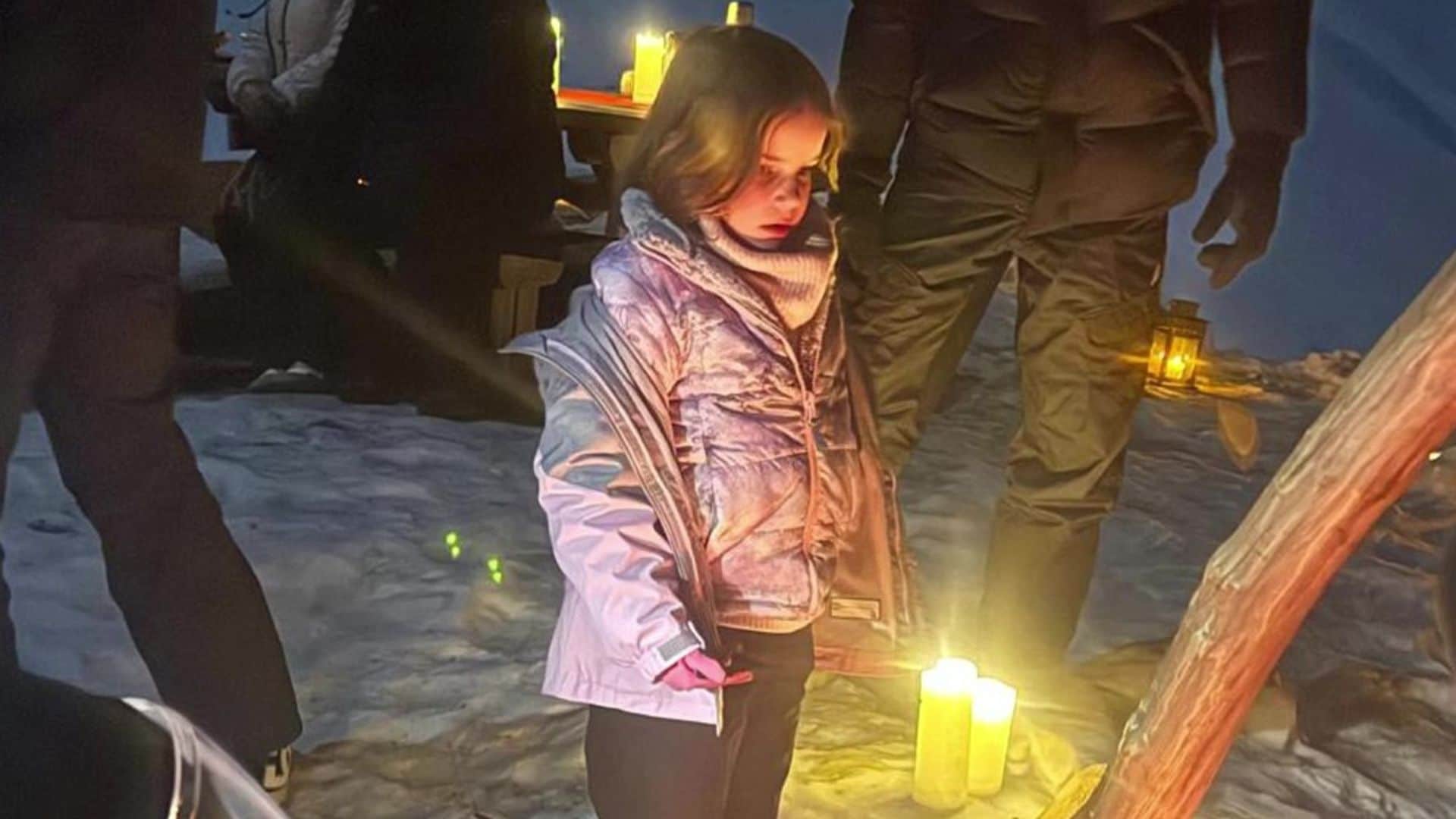 Ricky Martin disfrutó con sus hijos Lucía y Renn al calor deuna fogata.