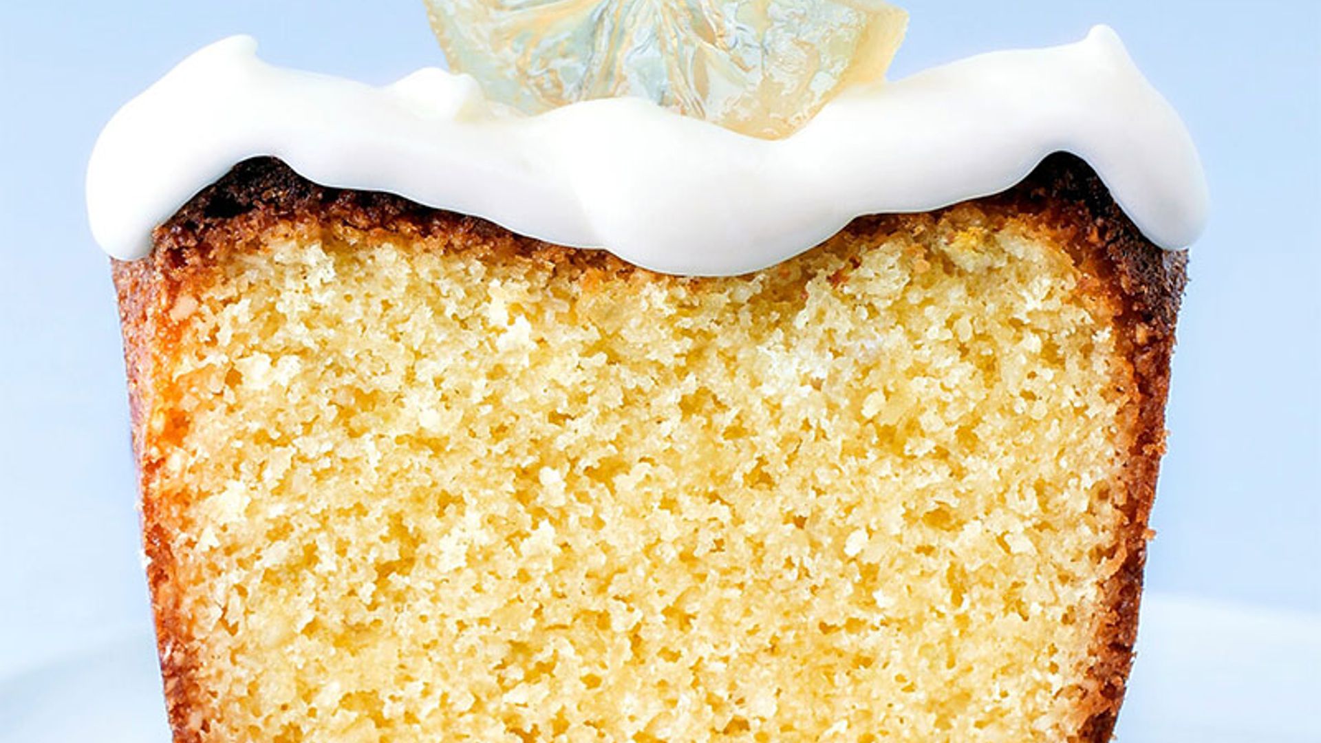 Bizcocho de limón con cobertura de 'frosting'