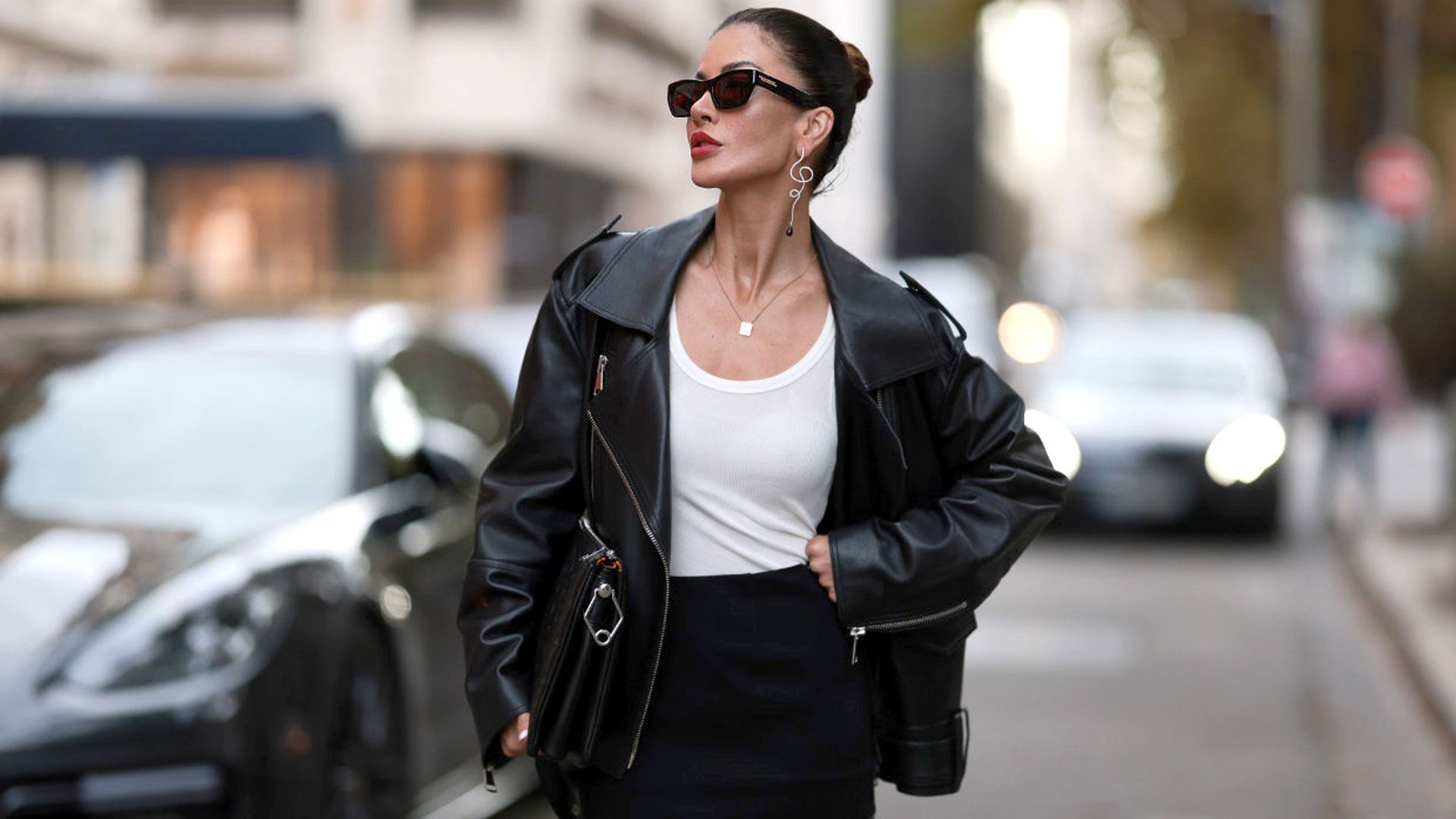 ¡Ahorra en moda! Las 12 prendas que sobreviven (y serán tendencia) este otoño