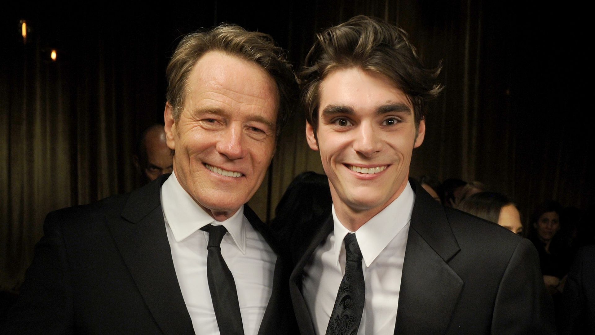 La desgarradora despedida de Bryan Cranston a RJ Mitte: "Es devastador saber que se quitó la vida. ¿Por qué?"
