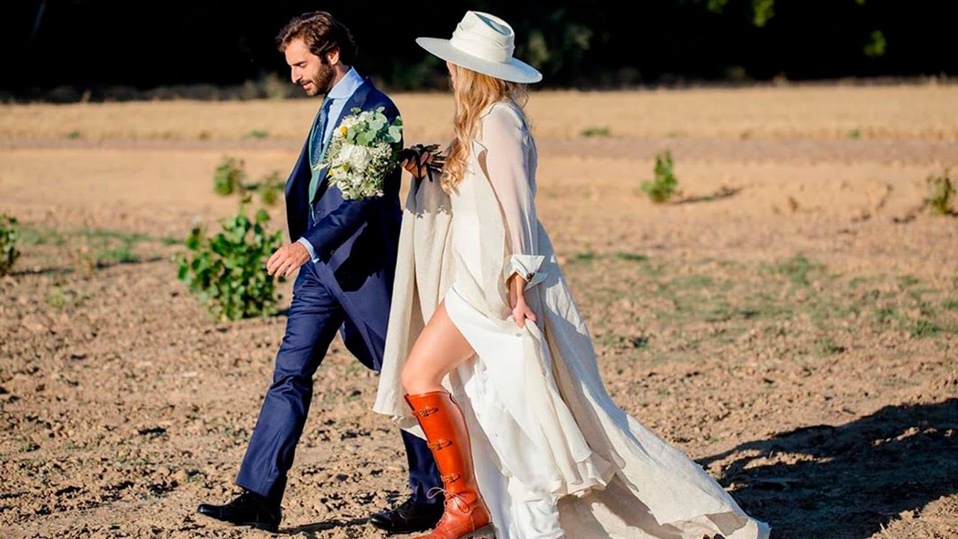 Guía para casarse con botas: así se lleva la tendencia que conquista a las novias más 'cañeras'