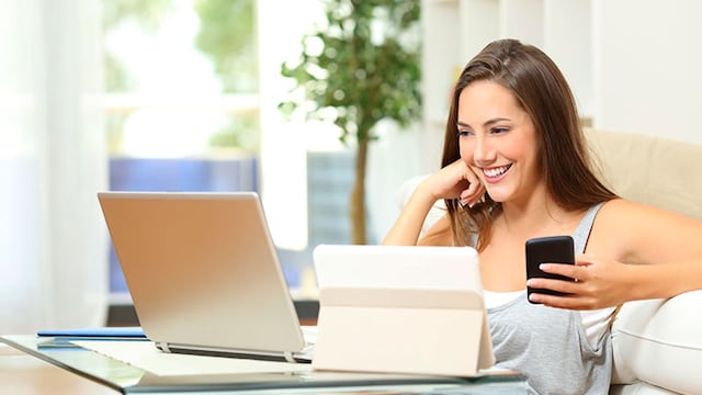 mujer teletrabajo