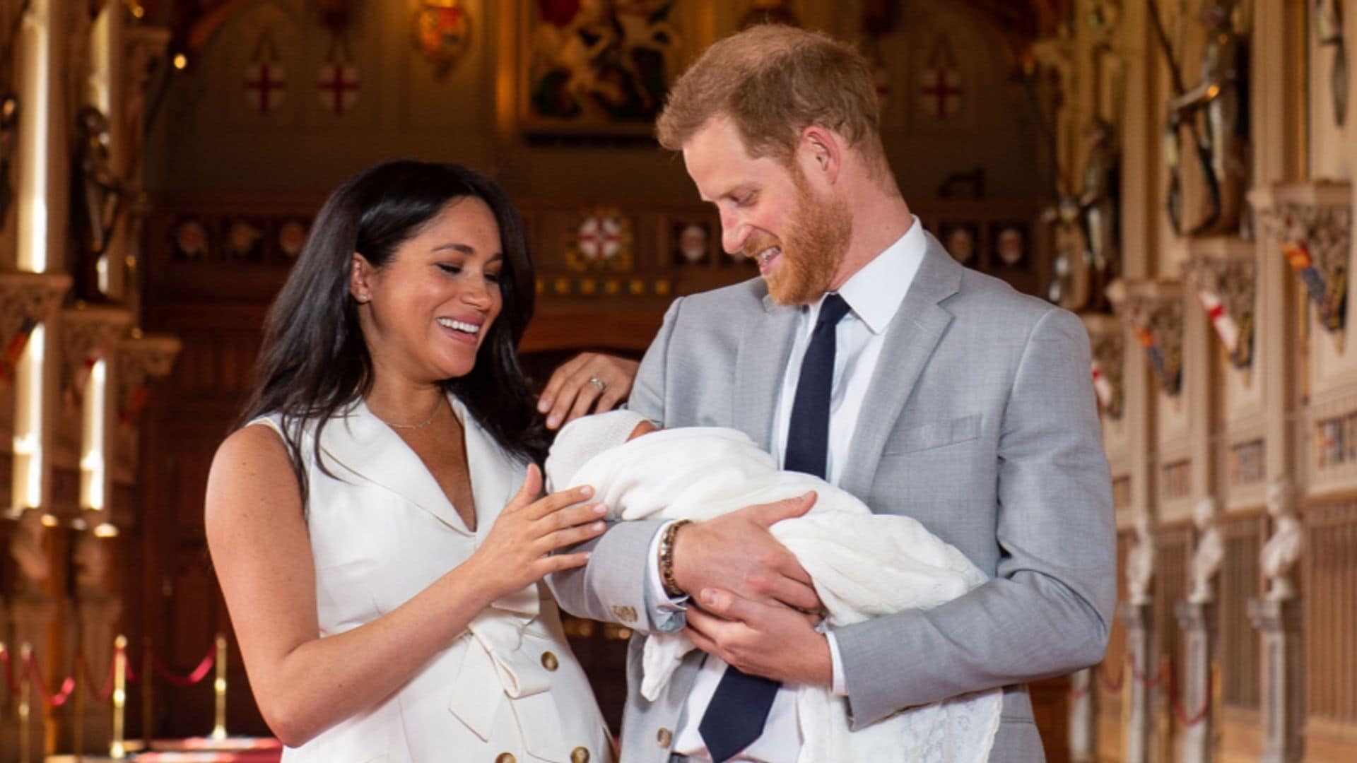 El príncipe Harry celebra el Día del Padre con una nueva fotografía de su hijo Archie Harrison
