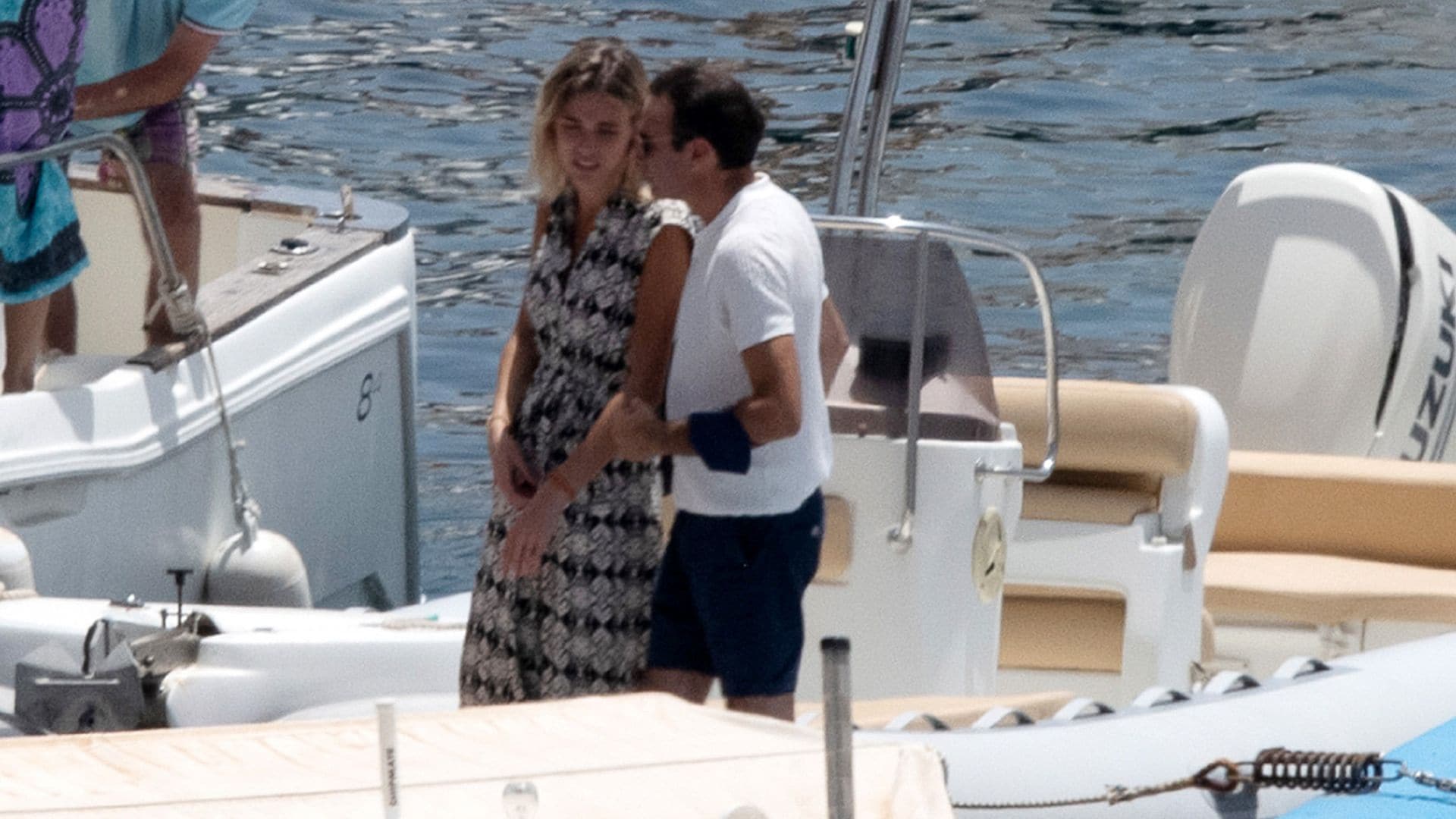 Las primeras (y veraniegas) imágenes de Enrique Ponce y Ana Soria tras retirarse el diestro de los ruedos