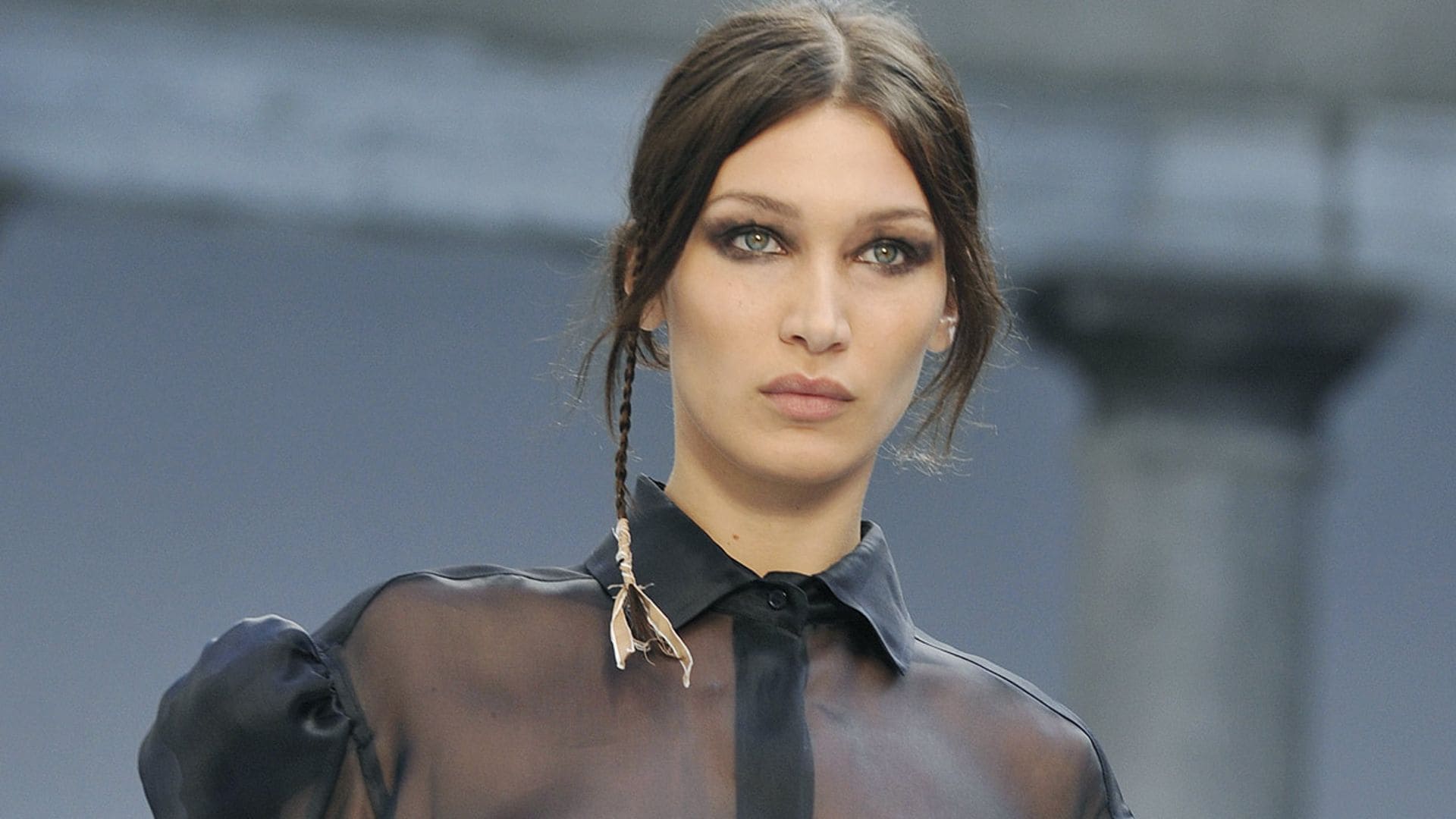 Después de mostrar su cuerpo sin filtros, ahora Bella Hadid nos enseña sus pecas