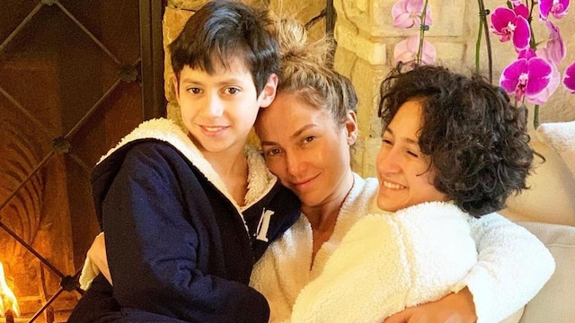 jennifer lopez junto a sus mellizos emma y max