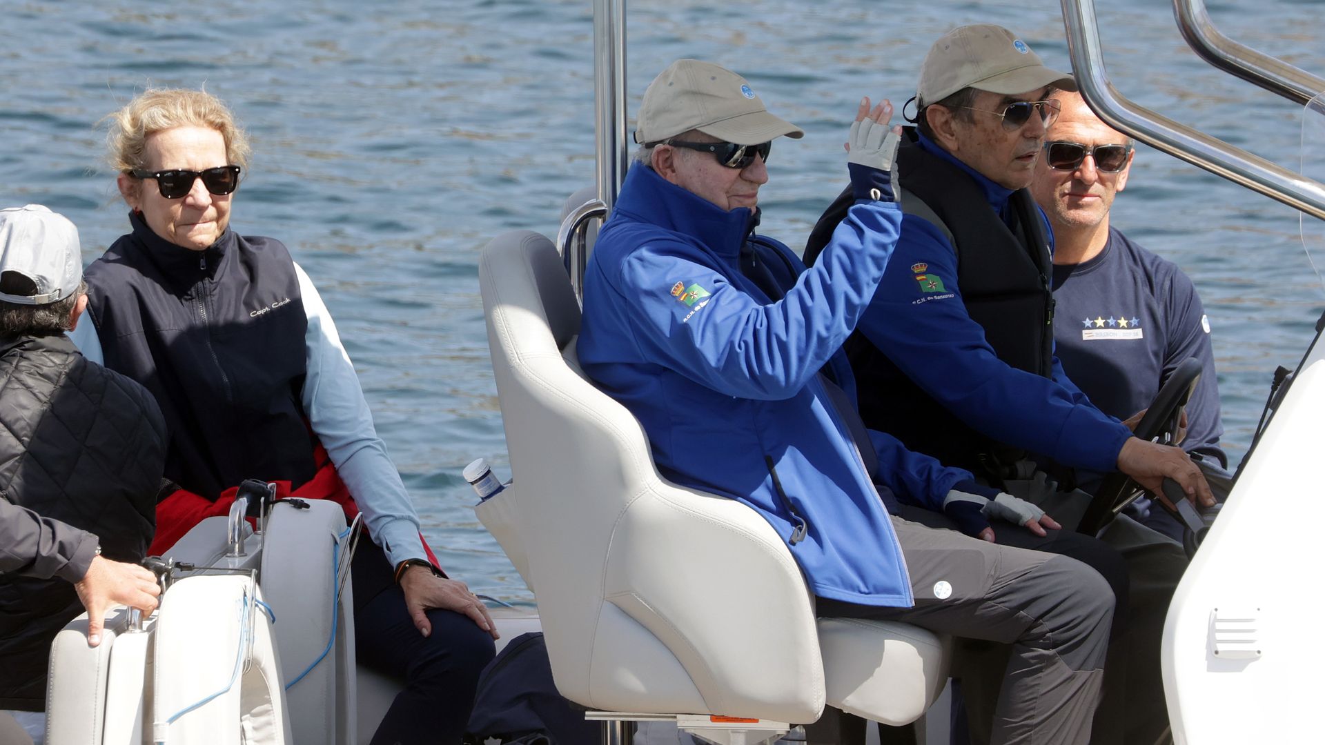 Una nueva alegría para el rey Juan Carlos: 'El Bribón' gana un importante trofeo de las regatas de Sanxenxo