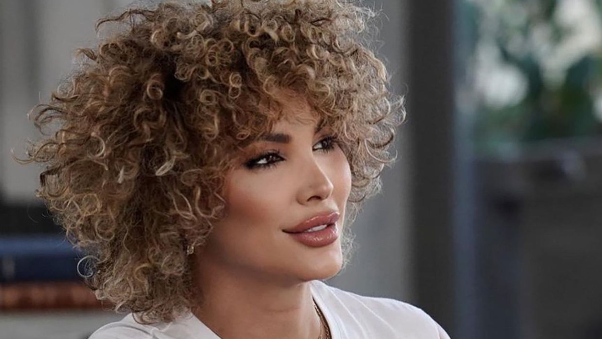 Daniela Santiago, protagonista de 'Veneno', confiesa que ha adoptado dos niñas